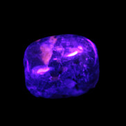 Yooperlite Sodalite polished stone 18-24mm 14-17g