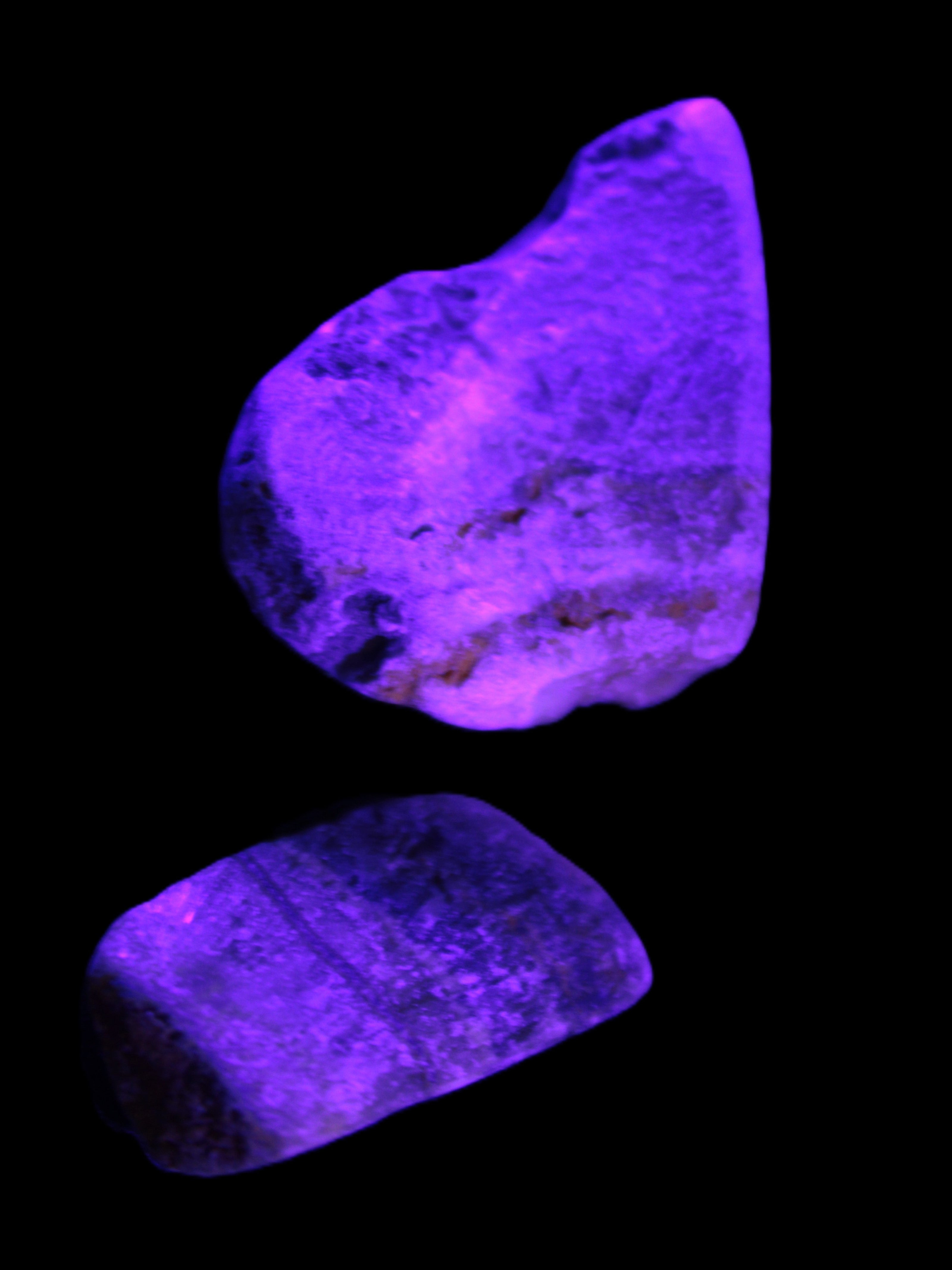 Bumblebee Jasper stones 40g in UV light - Rocks and Things Store