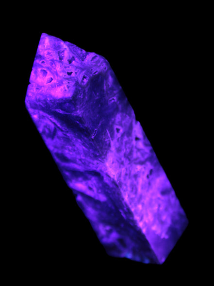 Sphalerite geode 24*89mm wand 94g in UV light - Rocks and Things Store