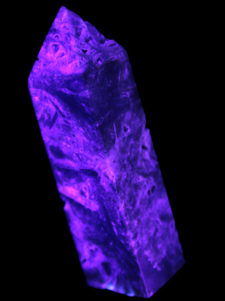 Sphalerite geode 24*89mm wand 94g in UV light - Rocks and Things Store