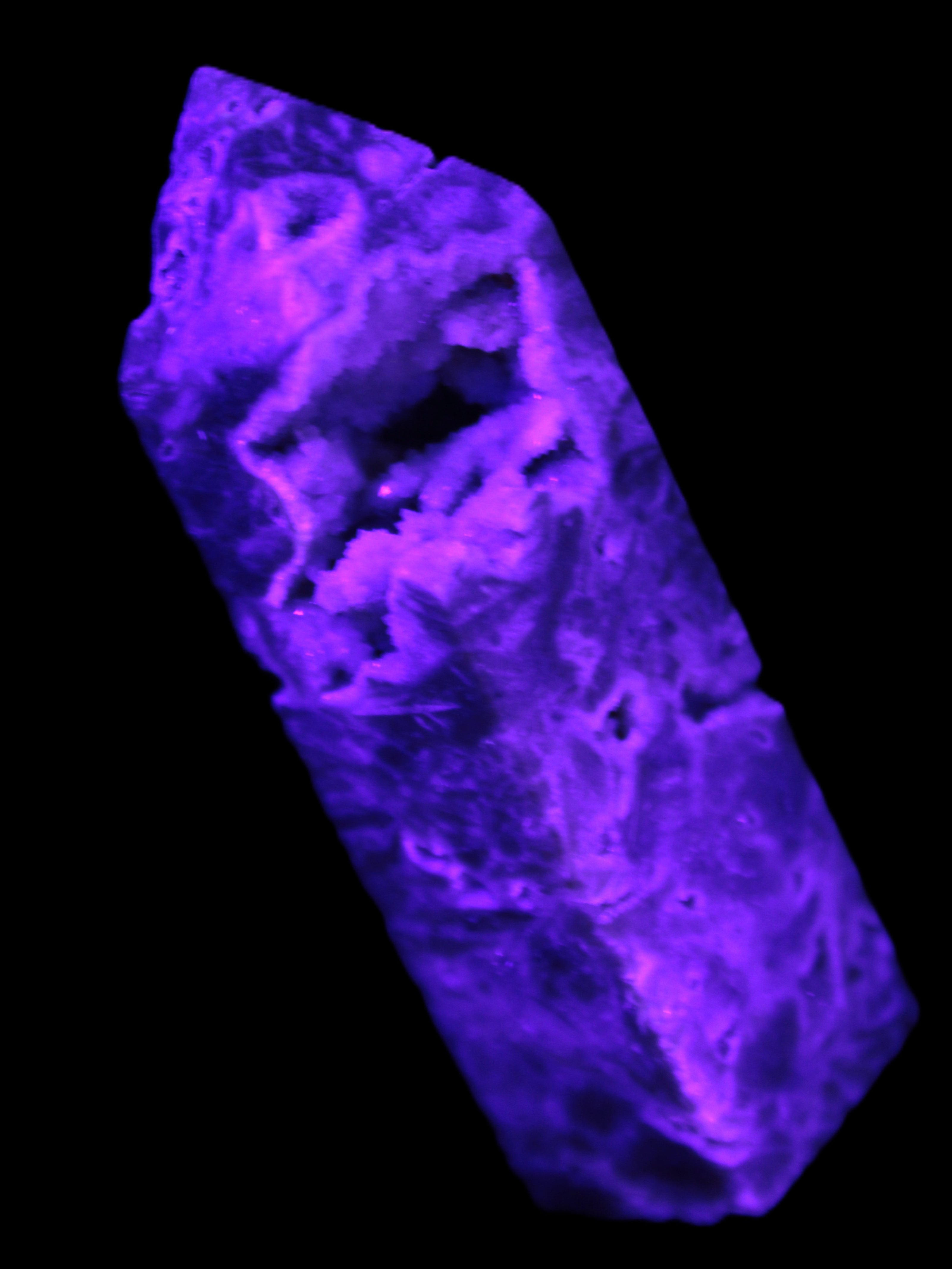 Sphalerite geode 24*89mm wand 94g in UV light - Rocks and Things Store