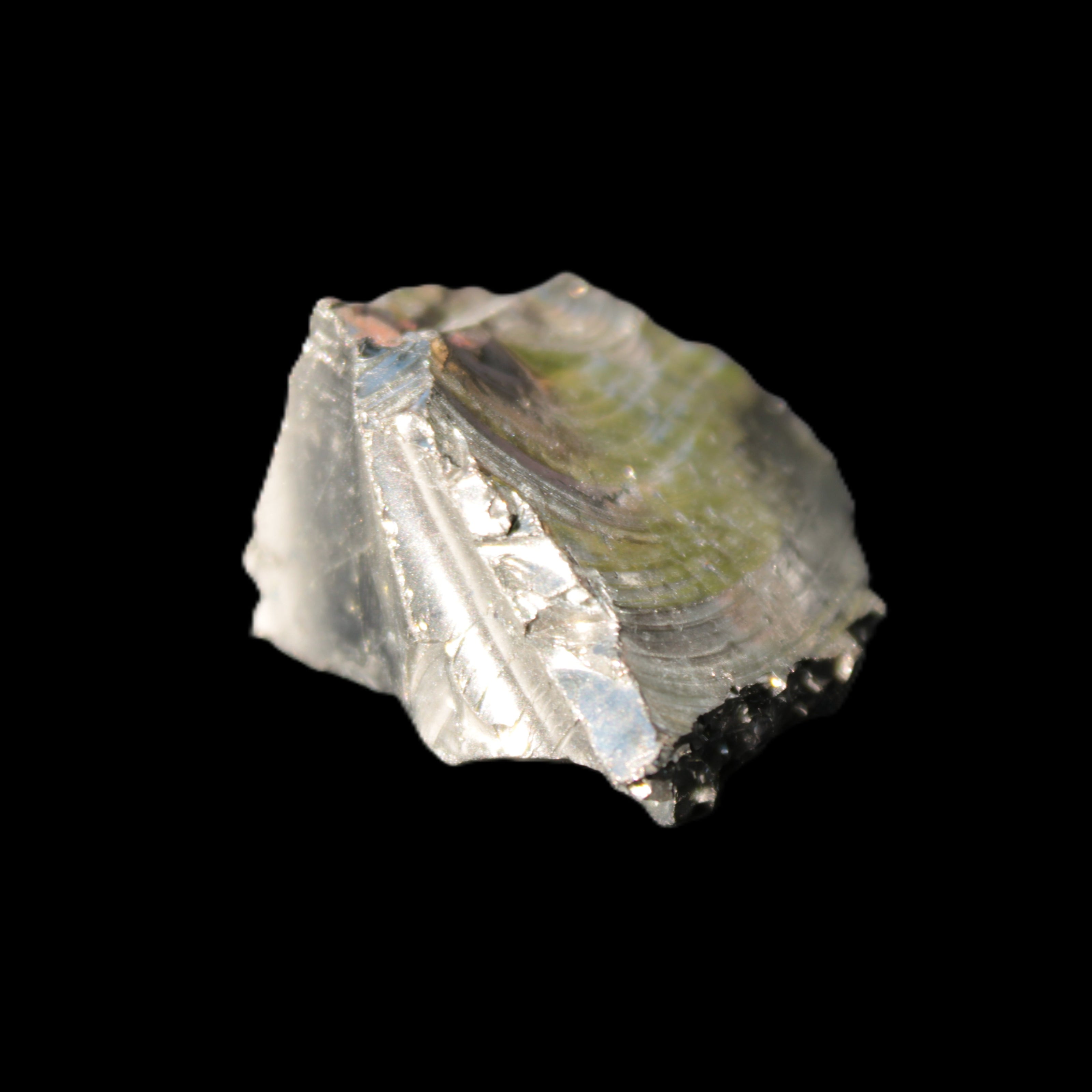 Noble Elite Shungite 18.9g in sunshine reflecting the sky