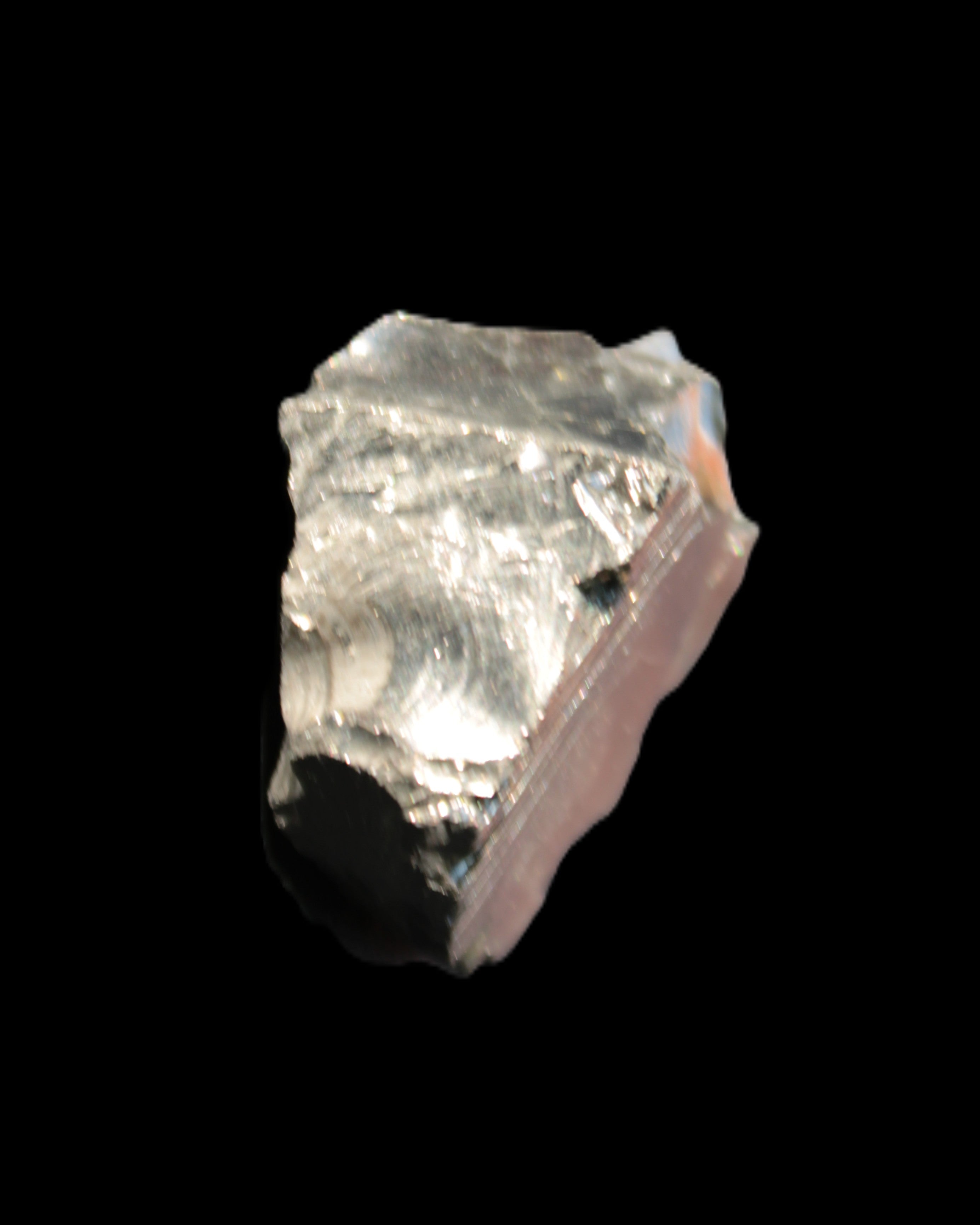 Noble Elite Shungite 18.9g in sunshine reflecting the sky