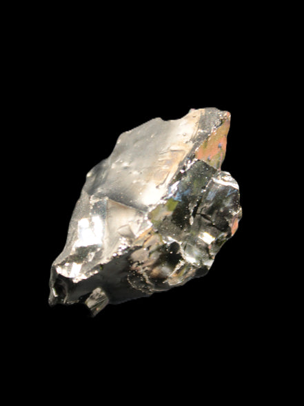 Noble Elite Shungite 14.2g in sunshine, reflecting Marks red t-shirt