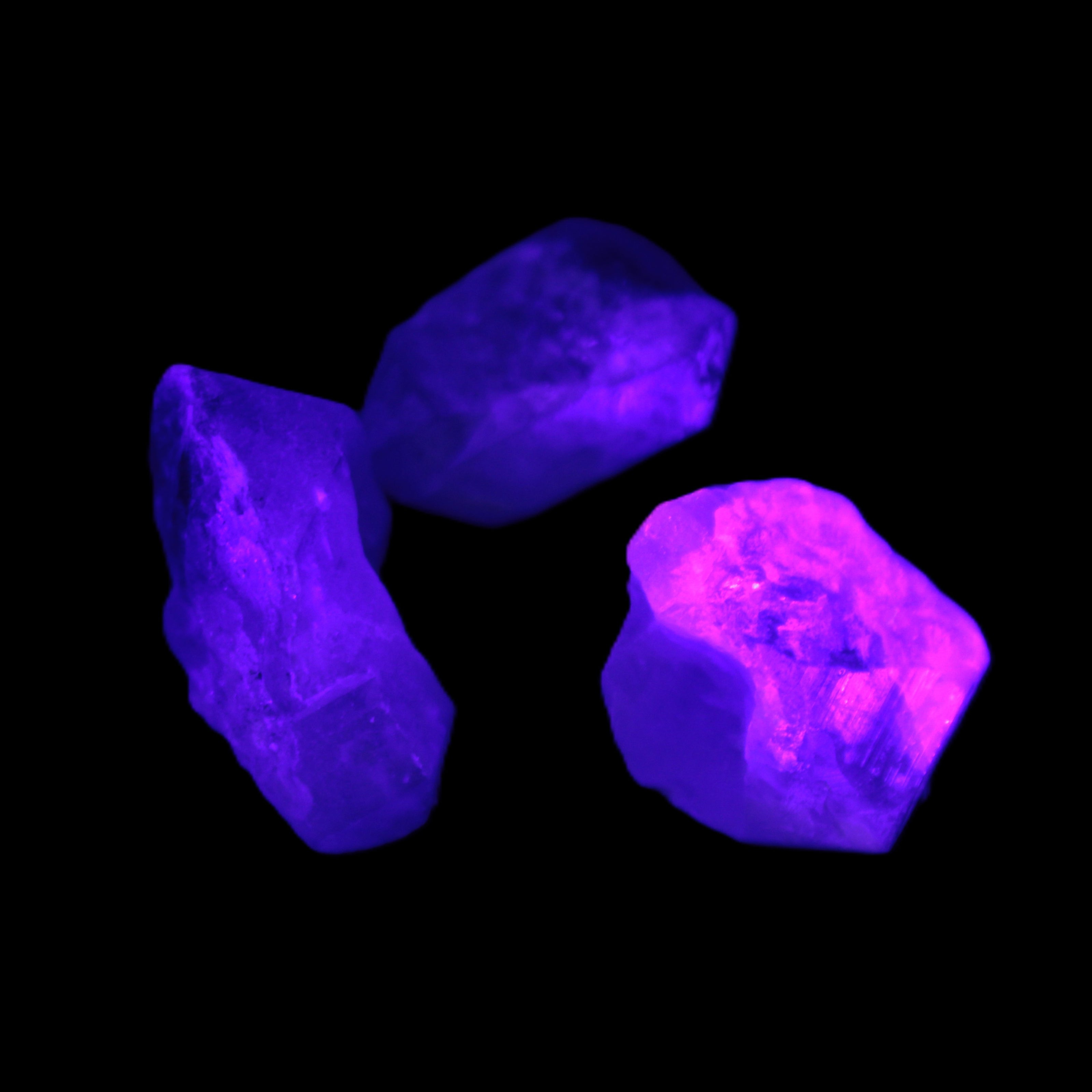 Natural Elestial Amethyst 2/3 crystals 12-14g in UV light