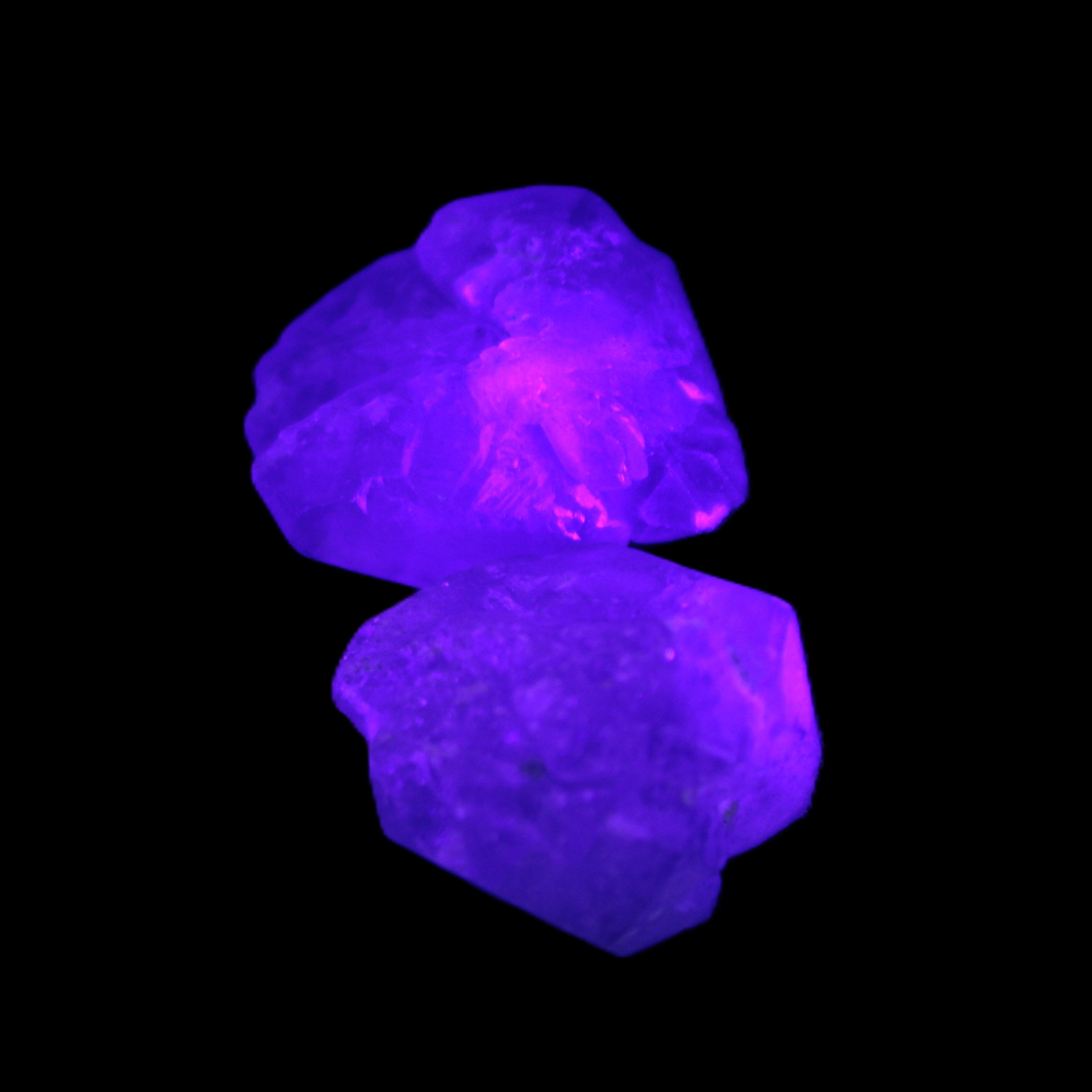 Natural Elestial Amethyst 2/3 crystals 12-14g in UV light