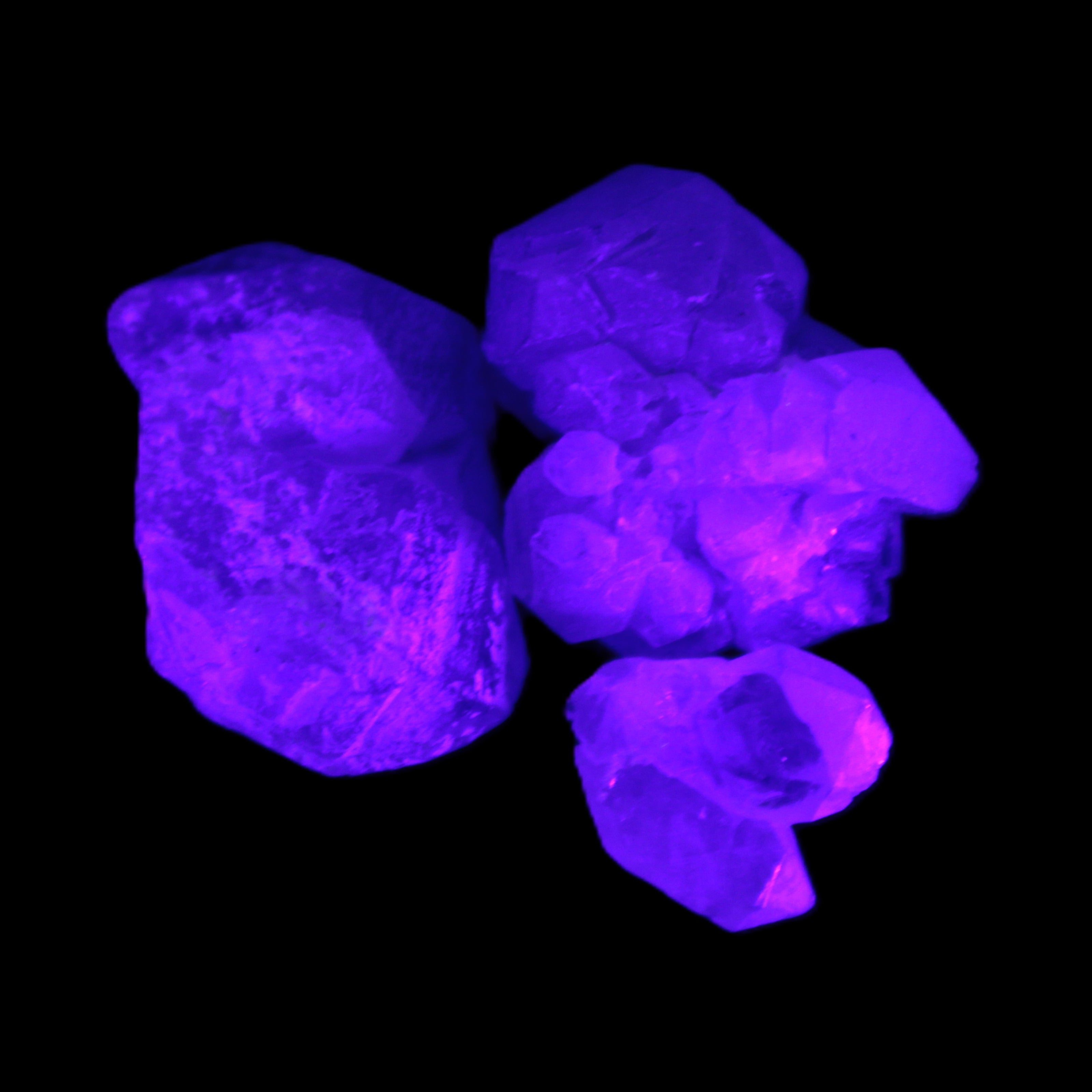 Natural Elestial Amethyst 2/3 crystals 12-14g in UV light