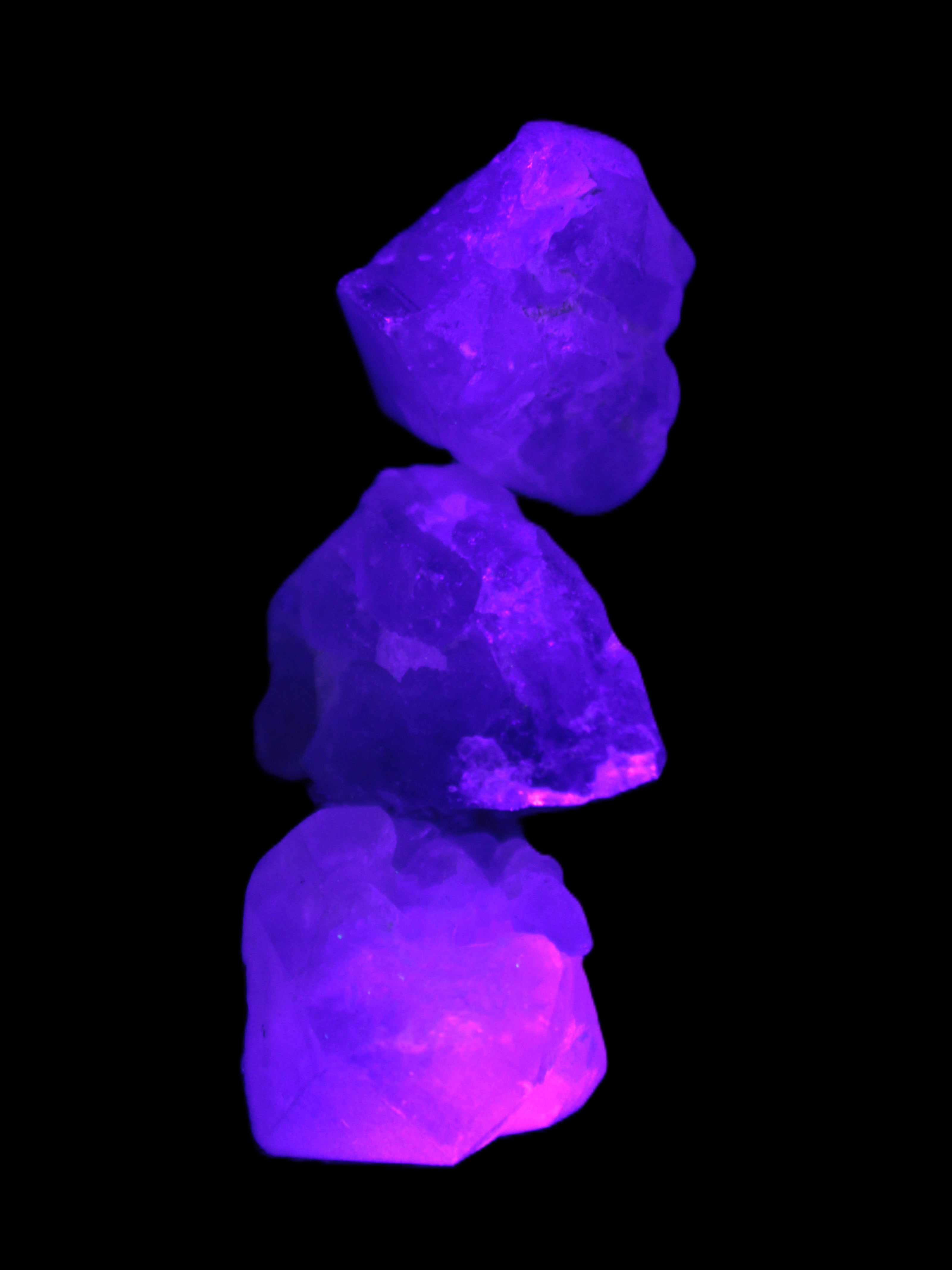 Natural Elestial Amethyst 2/3 crystals 12-14g in UV light