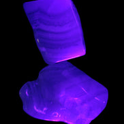 Blue Lace Agate 2 polished stones 10g in UV light