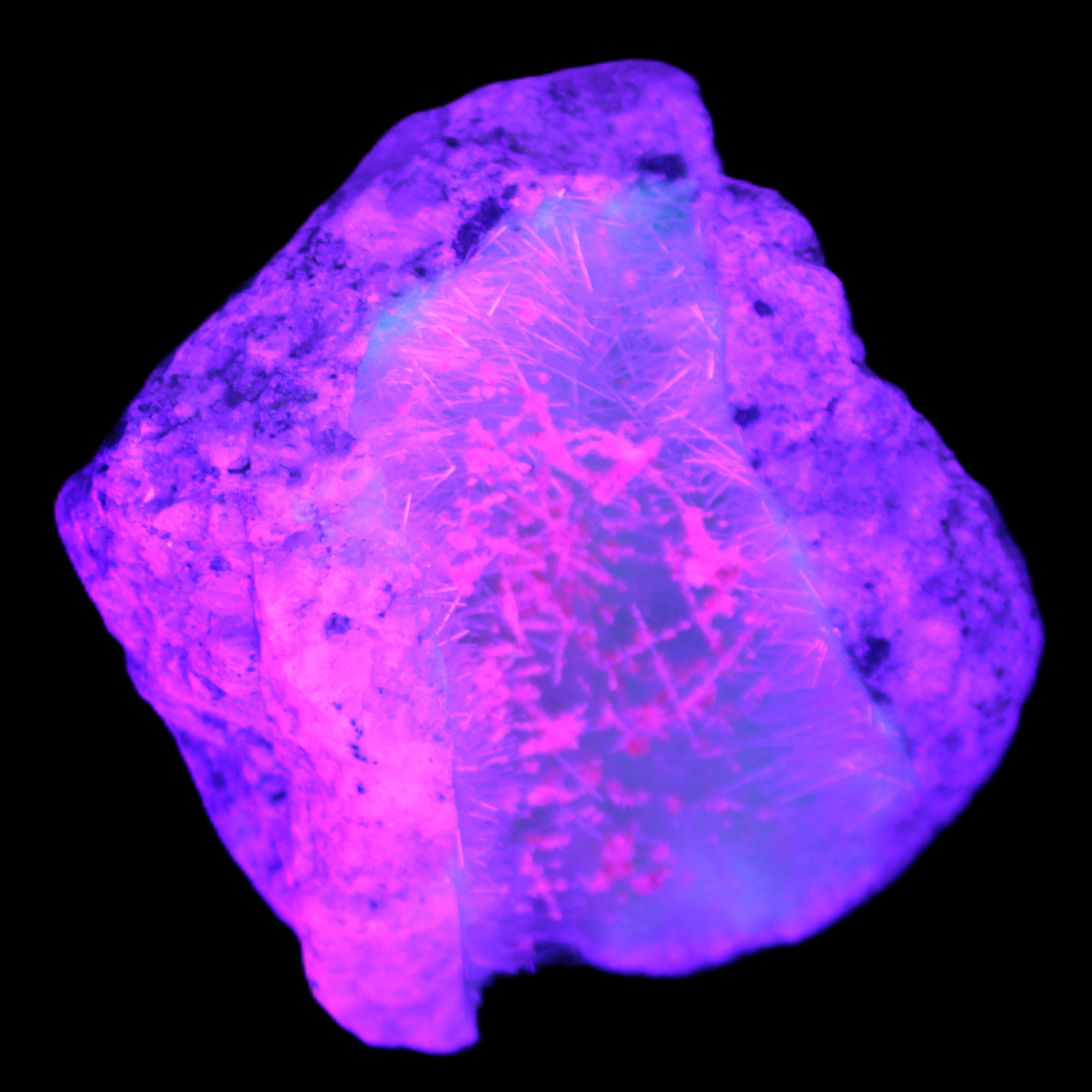 Goethite on Zeolite geode 74*85*77mm from Madagascar 487g