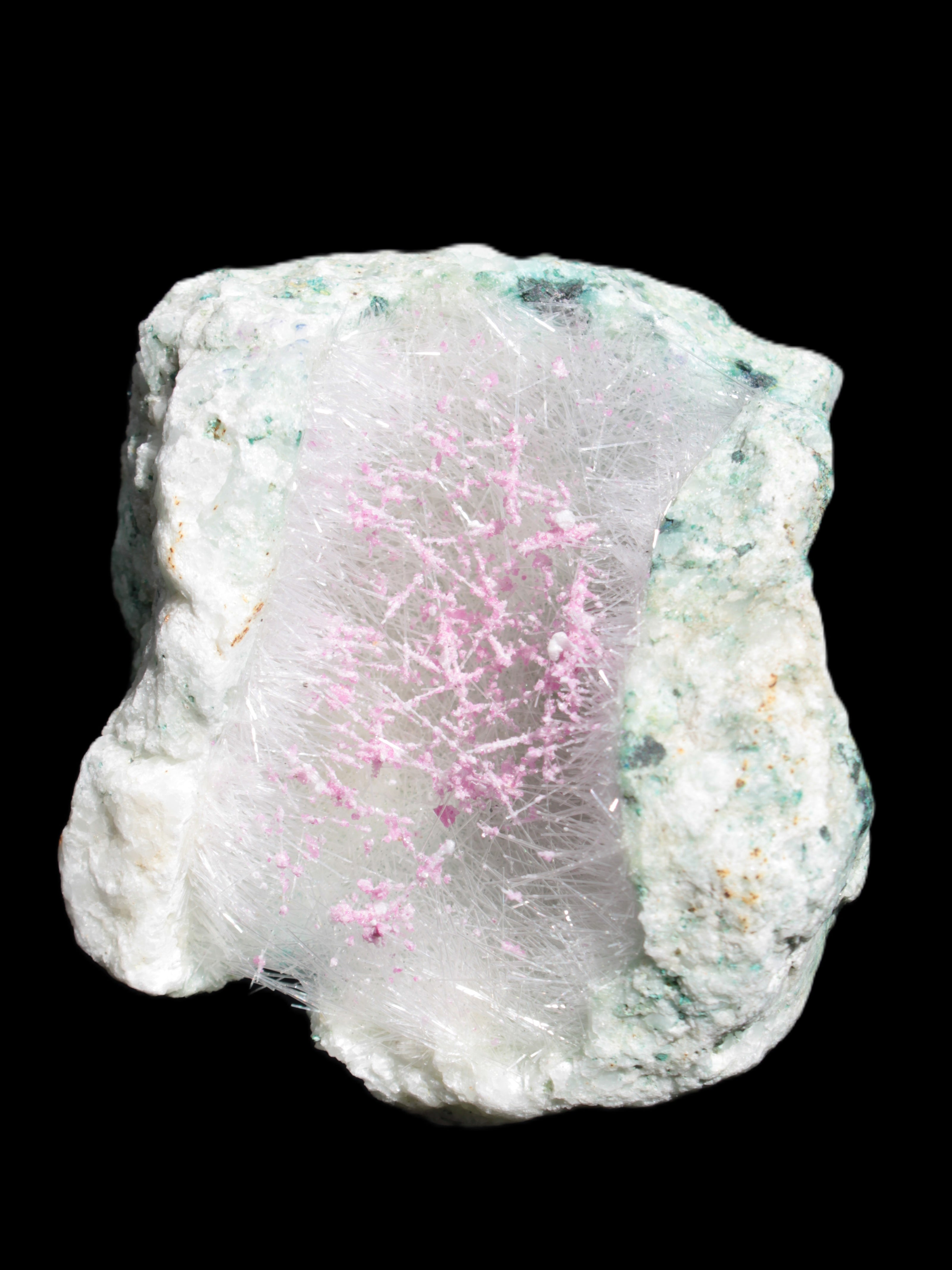 Goethite on Zeolite geode 74*85*77mm from Madagascar 487g