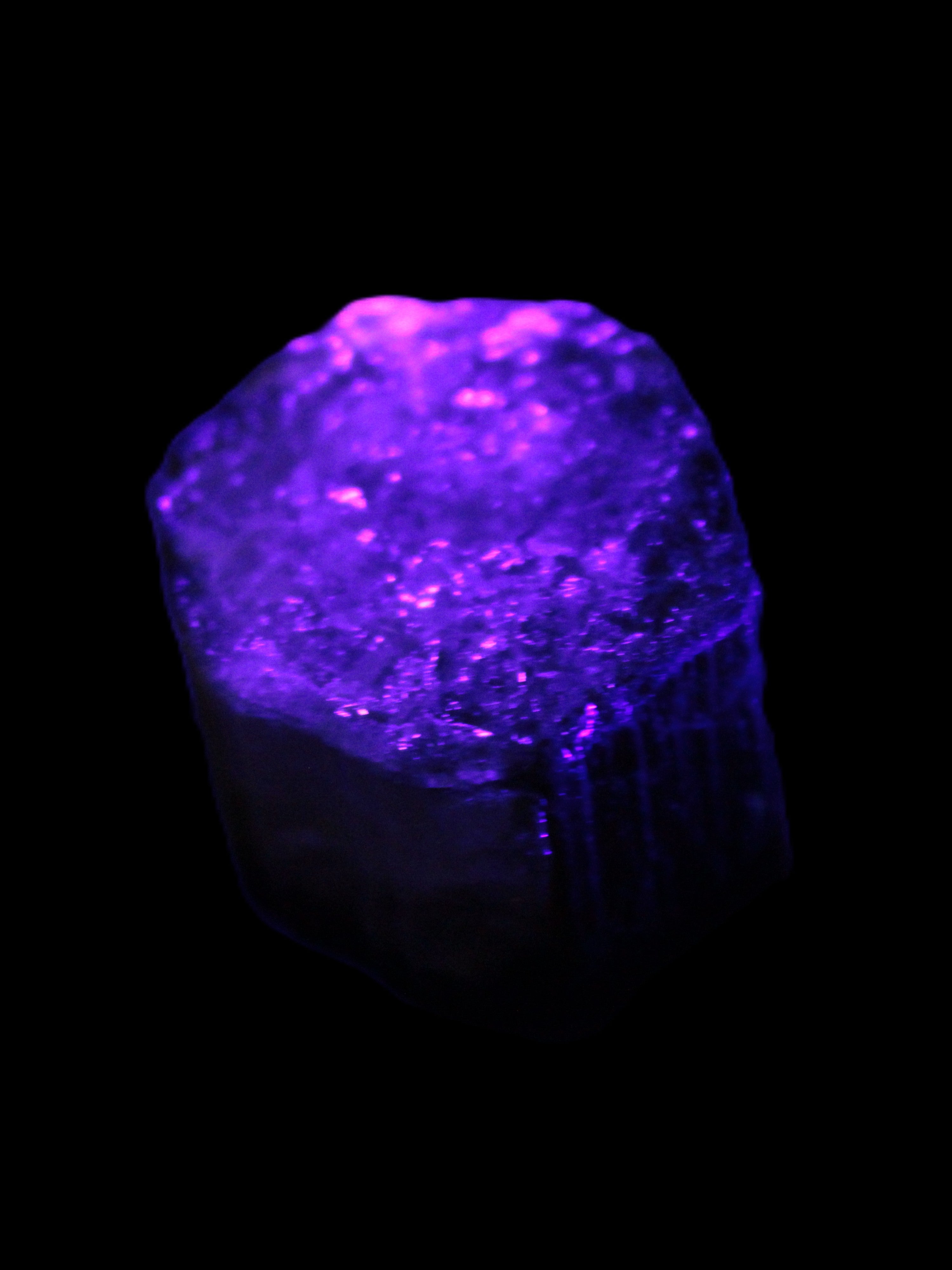 Green Tourmaline crystal 14mm 21g in UV light