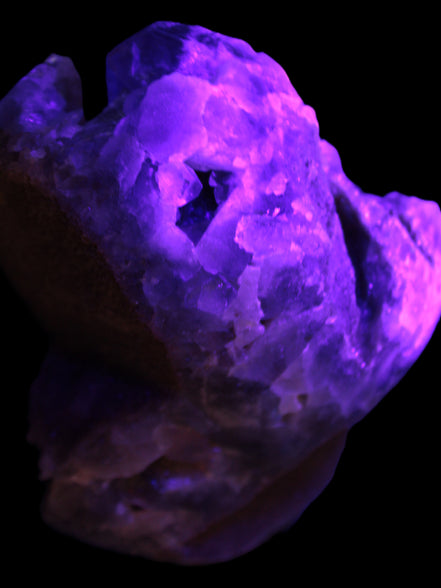 Amethyst geode cluster 217*176*120mm 3000g in UV light - Rocks and Things Store