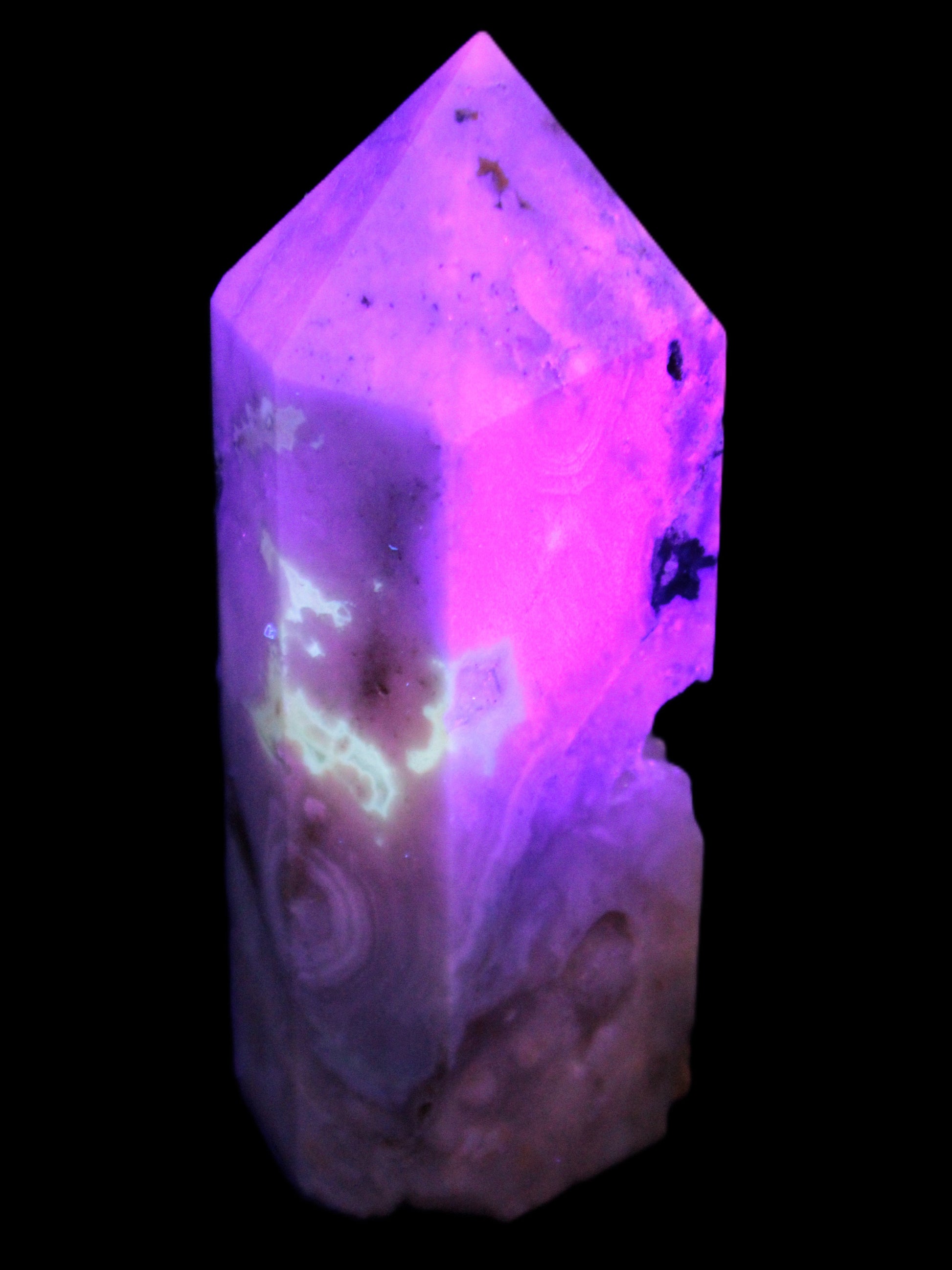 Pink Sakura Agate with geode caves obelisk 40*32*106mm 245g in UV light -  Rocks and Things Store