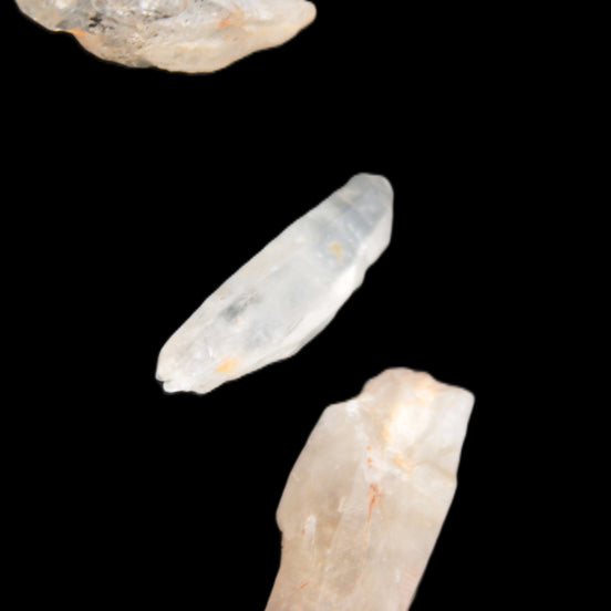 Three Fenster crystals with hydrocarbons/enhydros 8.2g in sunlight