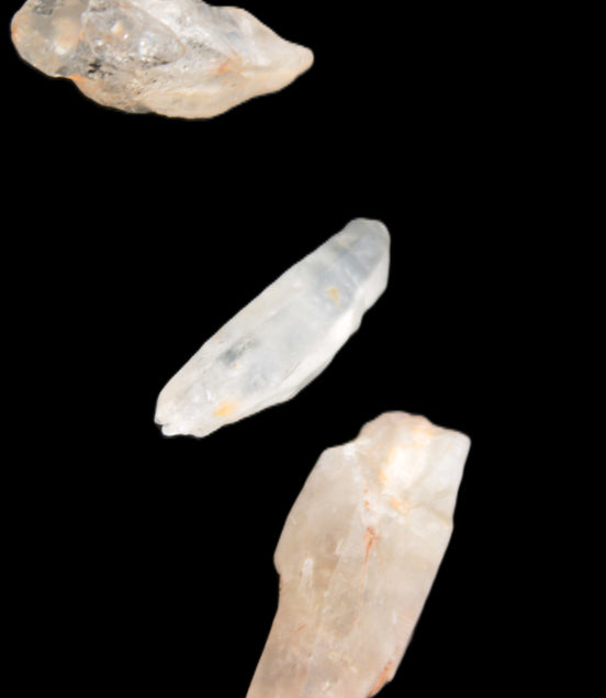 Three Fenster crystals with hydrocarbons/enhydros 8.2g in sunlight