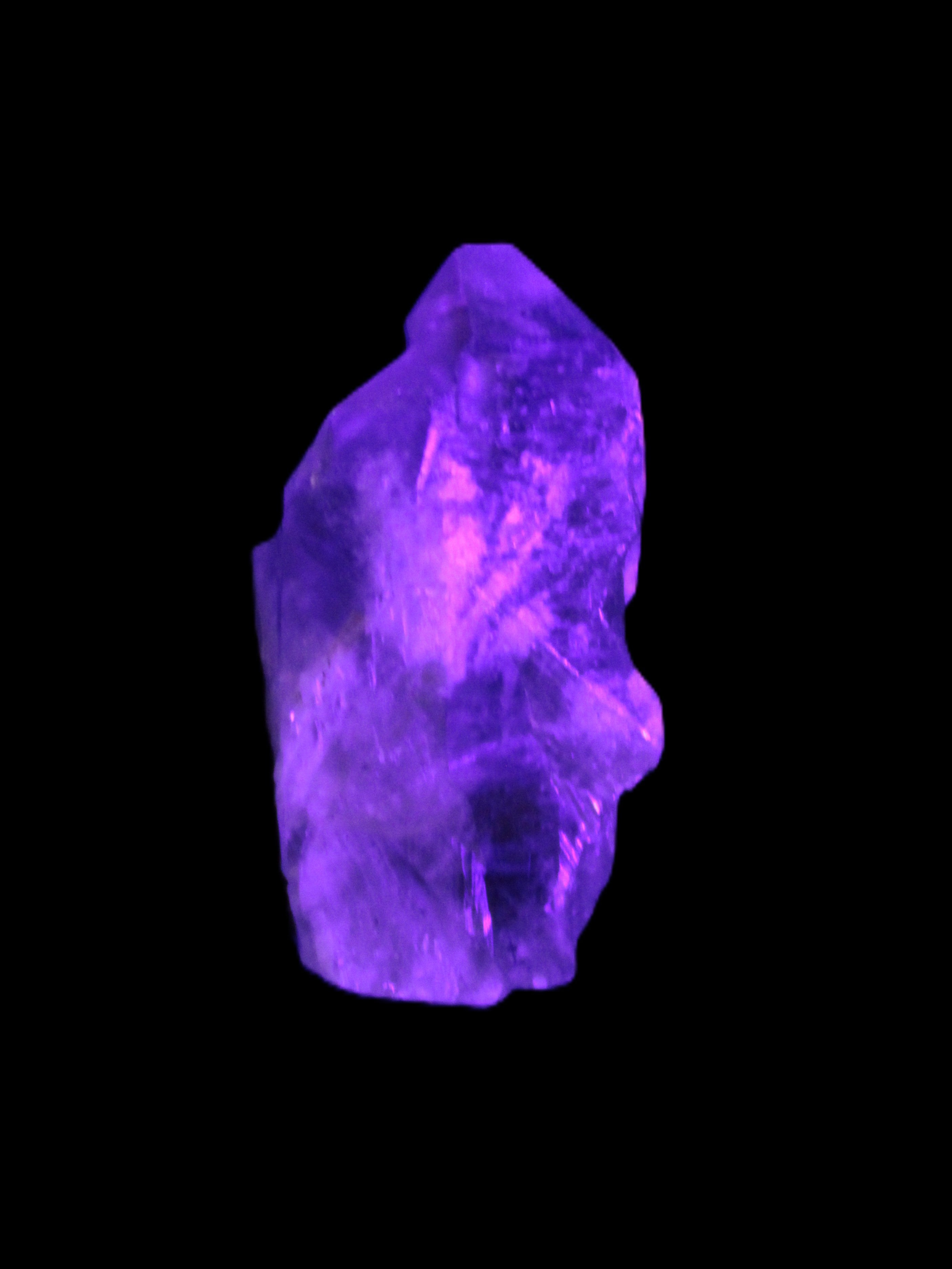 Natural elestial Amethyst crystal 37mm 19.2g in UV light