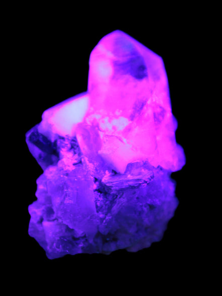 Quartz, Tourmaline, Feldspar cluster specimen 43mm 23.7g in UV light - Rocks and Things Store