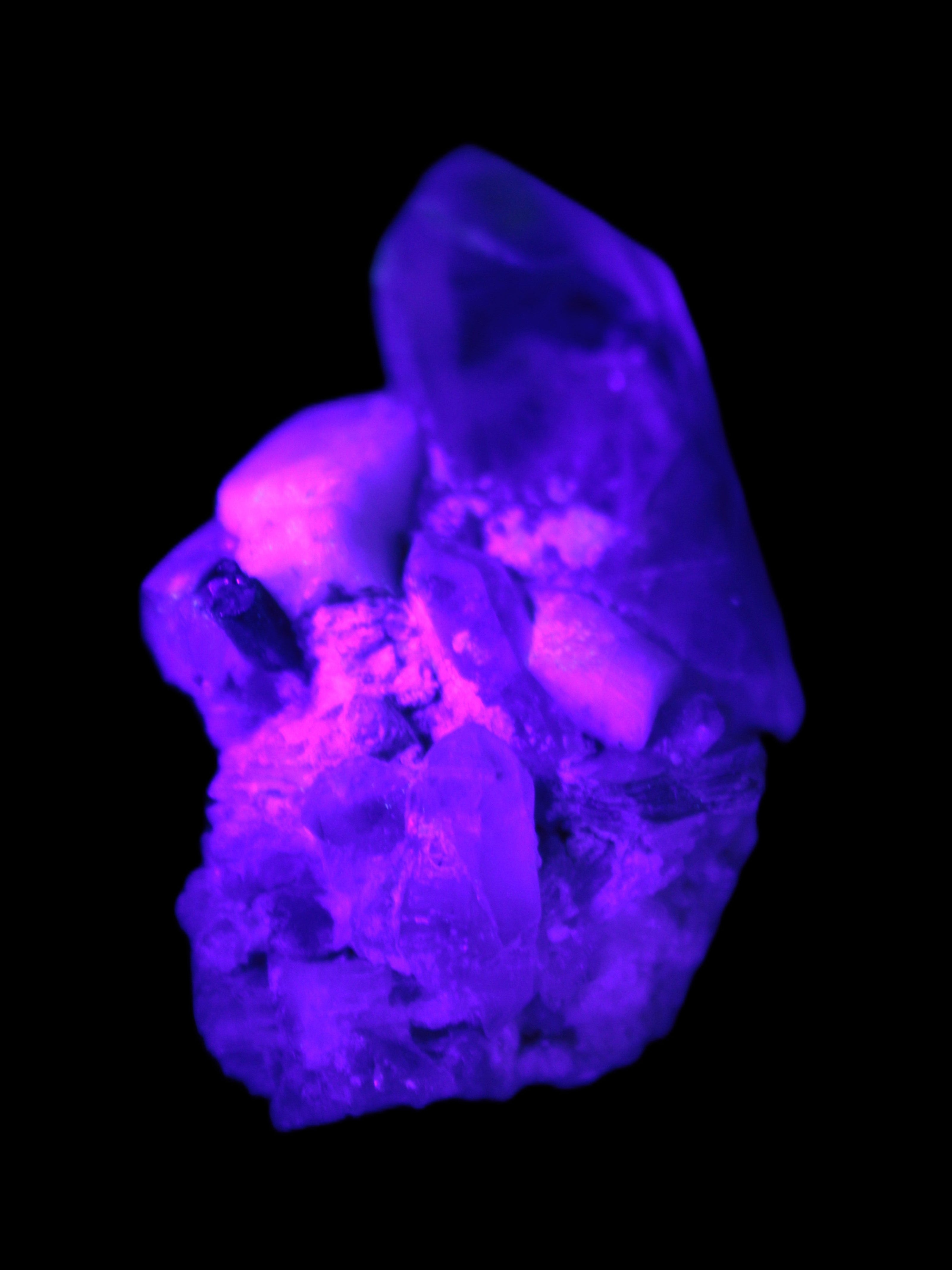 Quartz, Tourmaline, Feldspar cluster specimen 43mm 23.7g in UV light - Rocks and Things Store