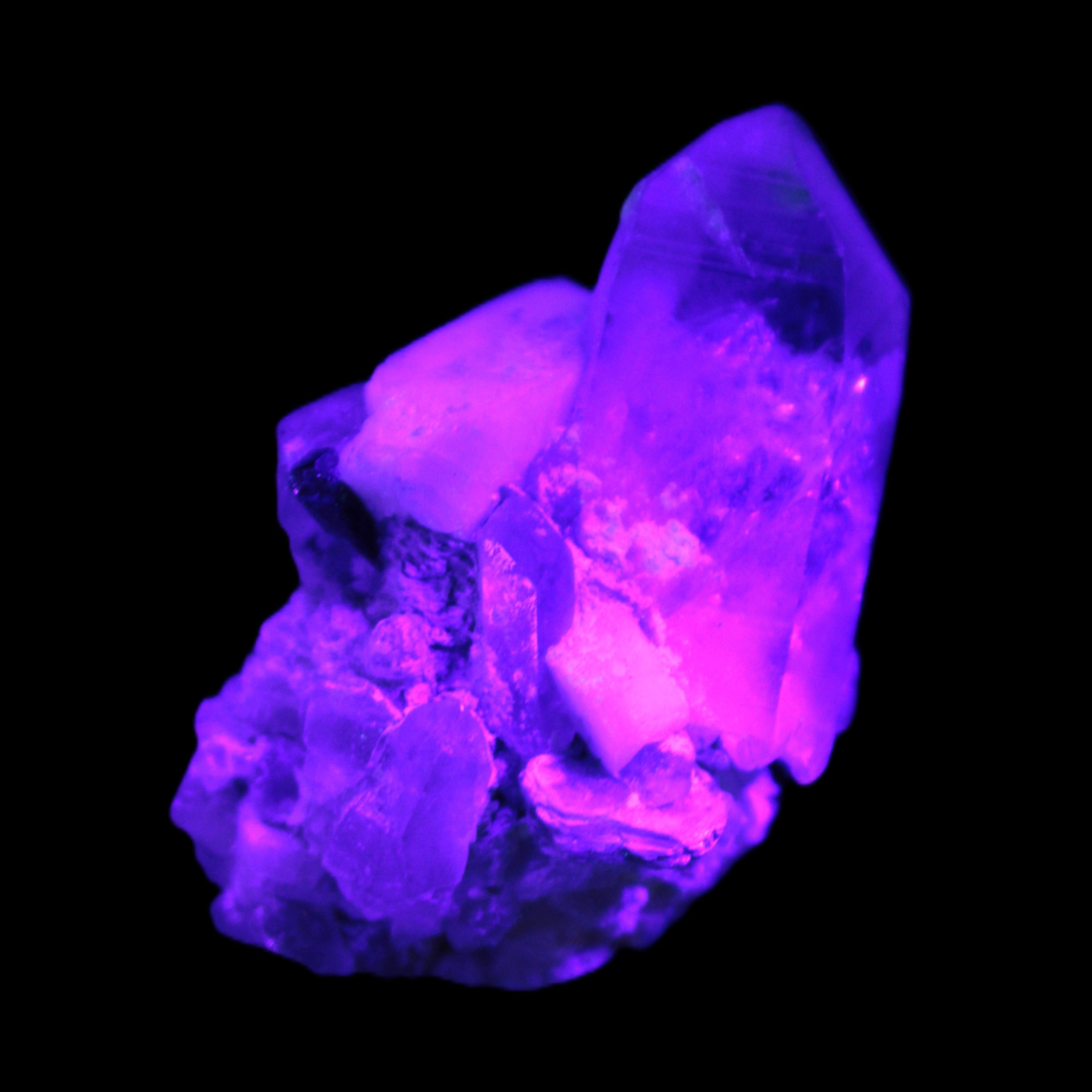 Quartz, Tourmaline, Feldspar cluster specimen 43mm 23.7g in UV light - Rocks and Things Store