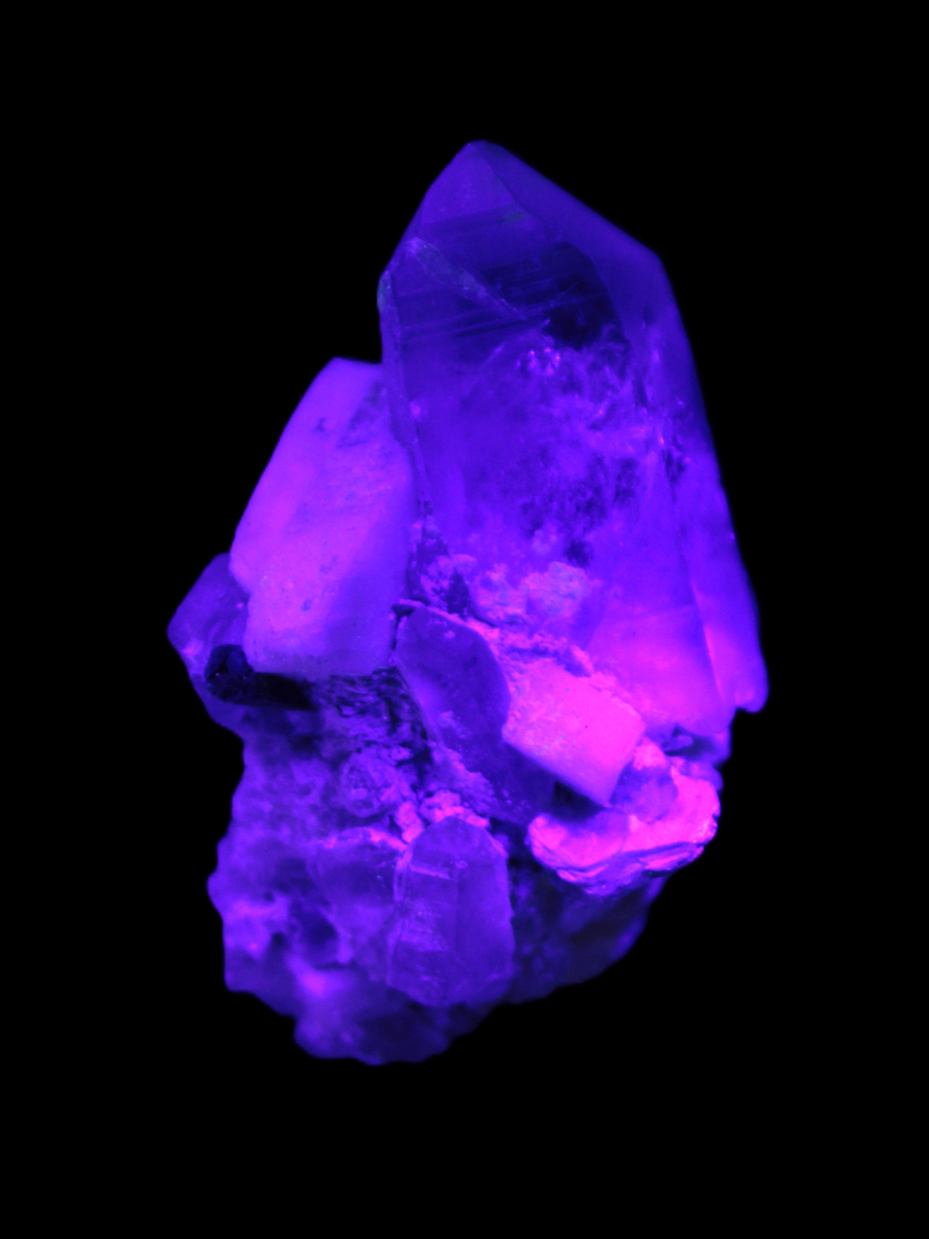Quartz, Tourmaline, Feldspar cluster specimen 43mm 23.7g in UV light - Rocks and Things Store