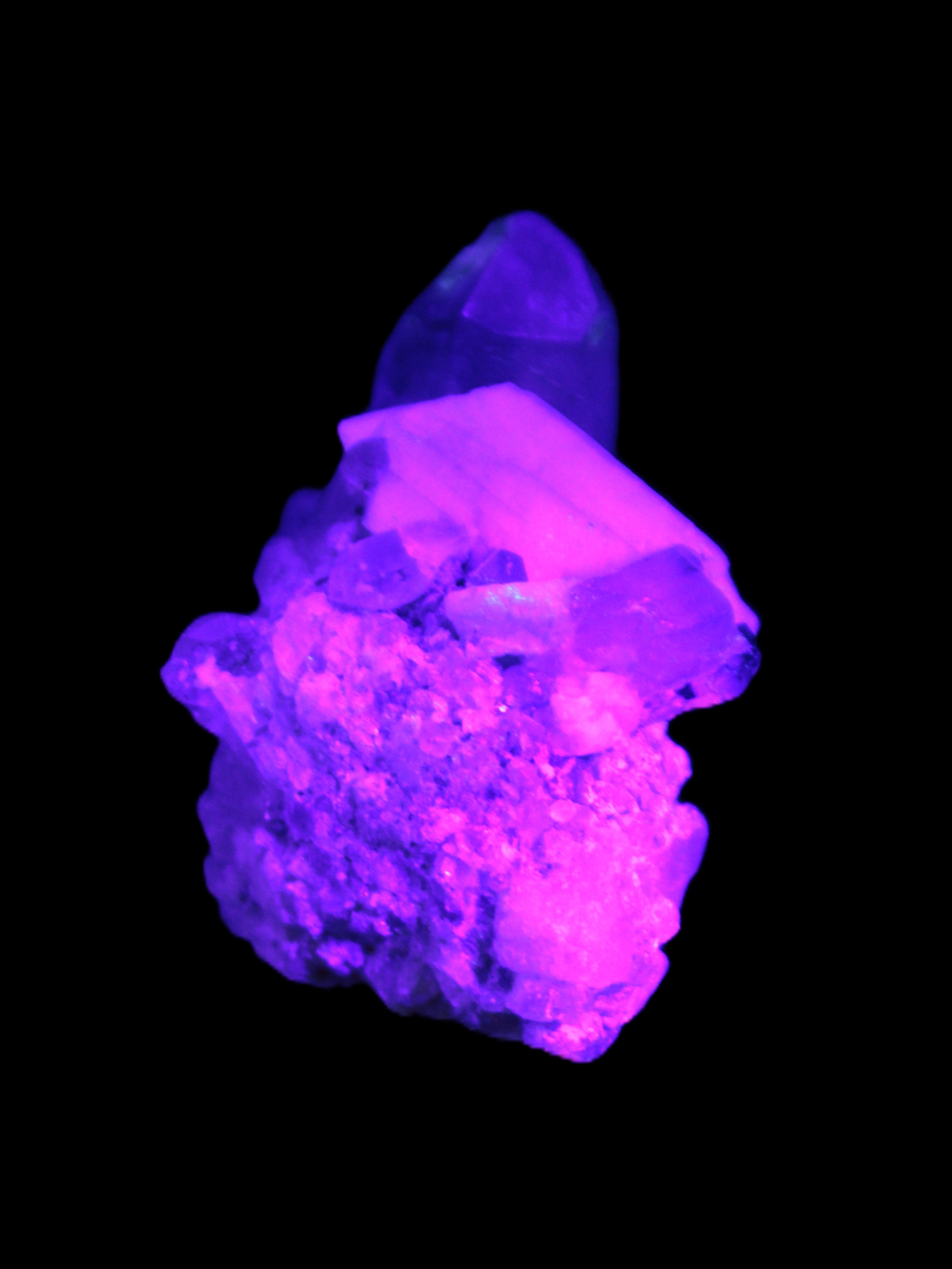 Quartz, Tourmaline, Feldspar cluster specimen 43mm 23.7g in UV light - Rocks and Things Store