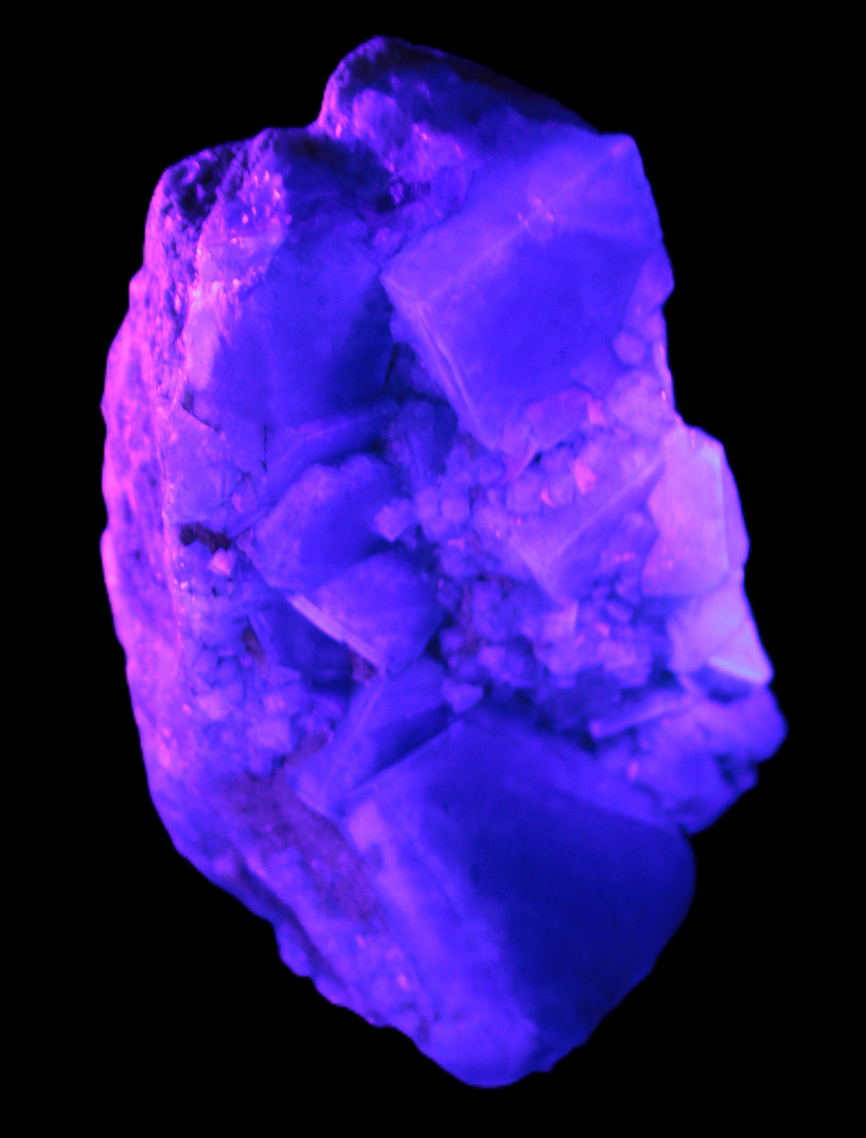 Green Fluorite cubic crystal cluster 130*100*50mm 1365g in UV light - Rocks and Things Store