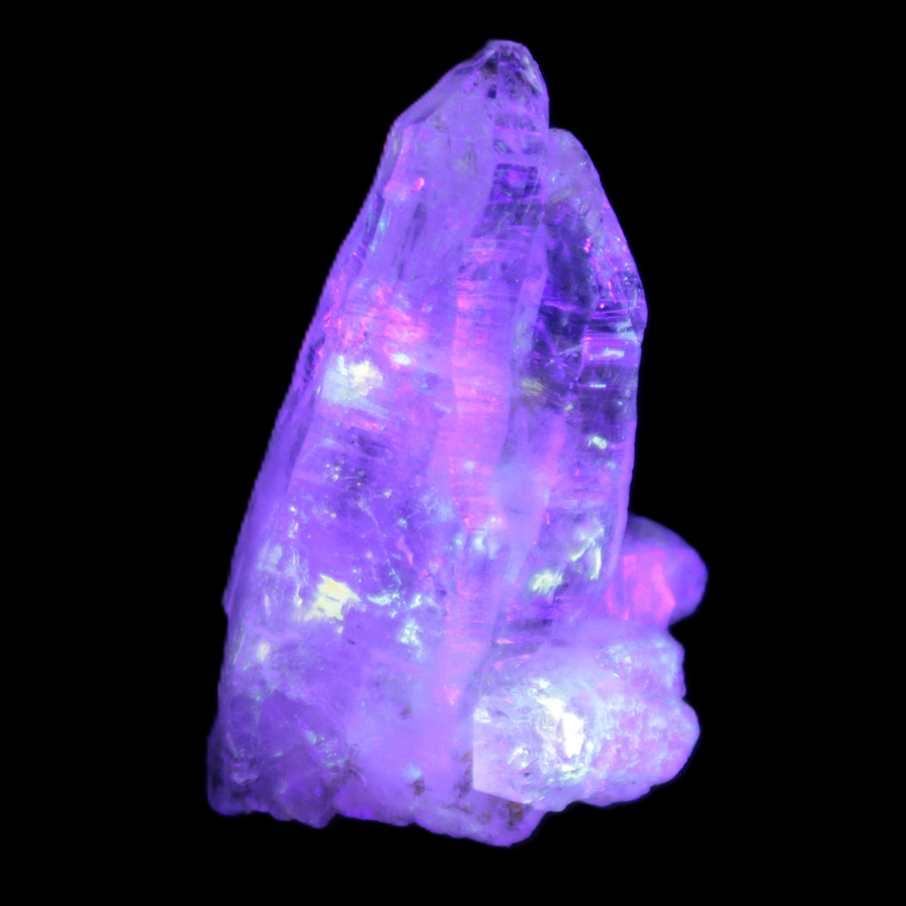 Fenster Diamond Quartz 47mm 25g in UV light - Rocks and Things Store