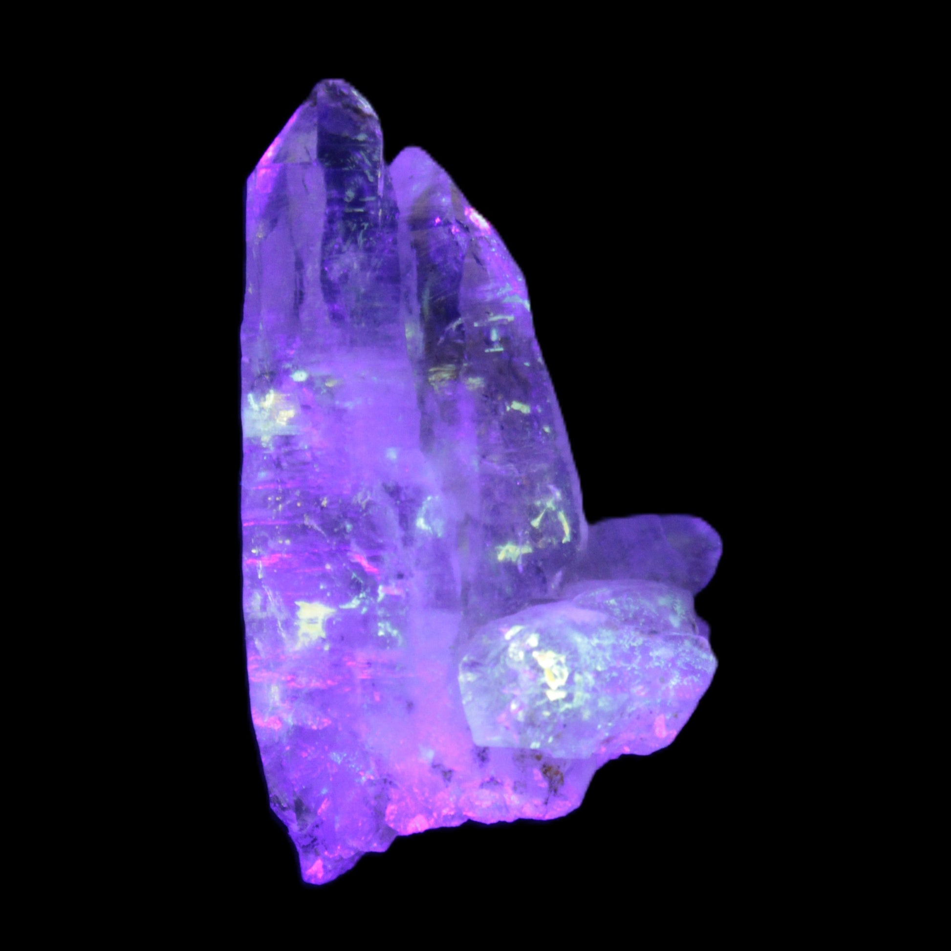 Fenster Diamond Quartz 47mm 25g in UV light - Rocks and Things Store