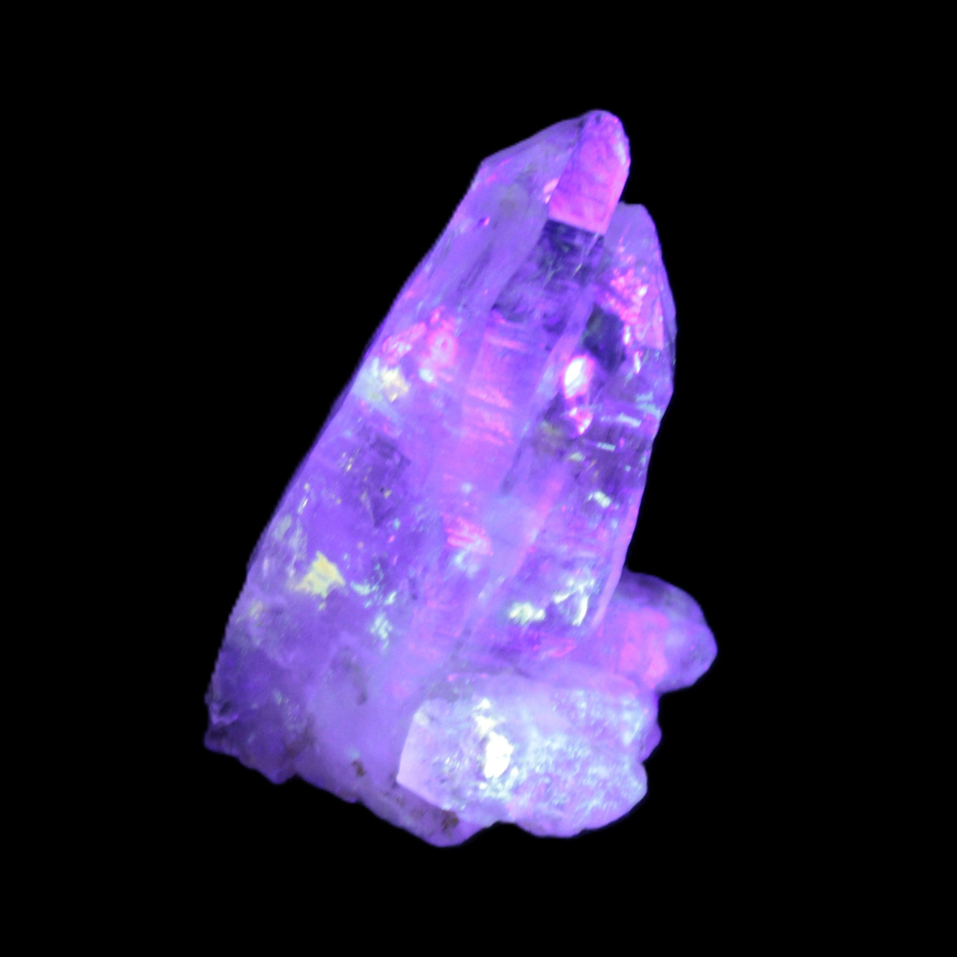 Fenster Diamond Quartz 47mm 25g in UV light - Rocks and Things Store