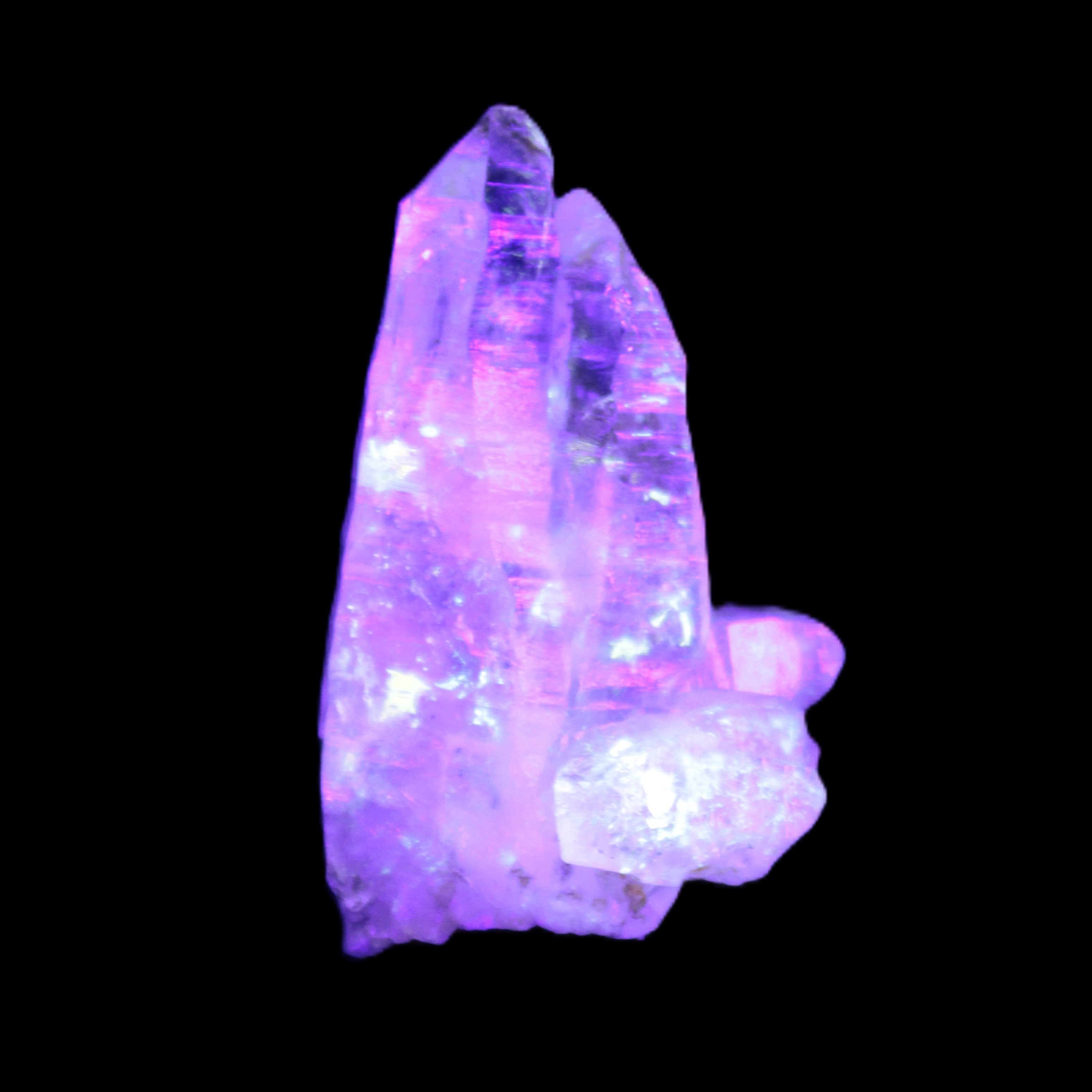 Fenster Diamond Quartz 47mm 25g in UV light - Rocks and Things Store