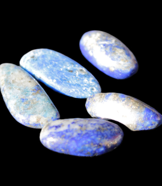 Lapis Lazuli small stones 11-12g in sunlight