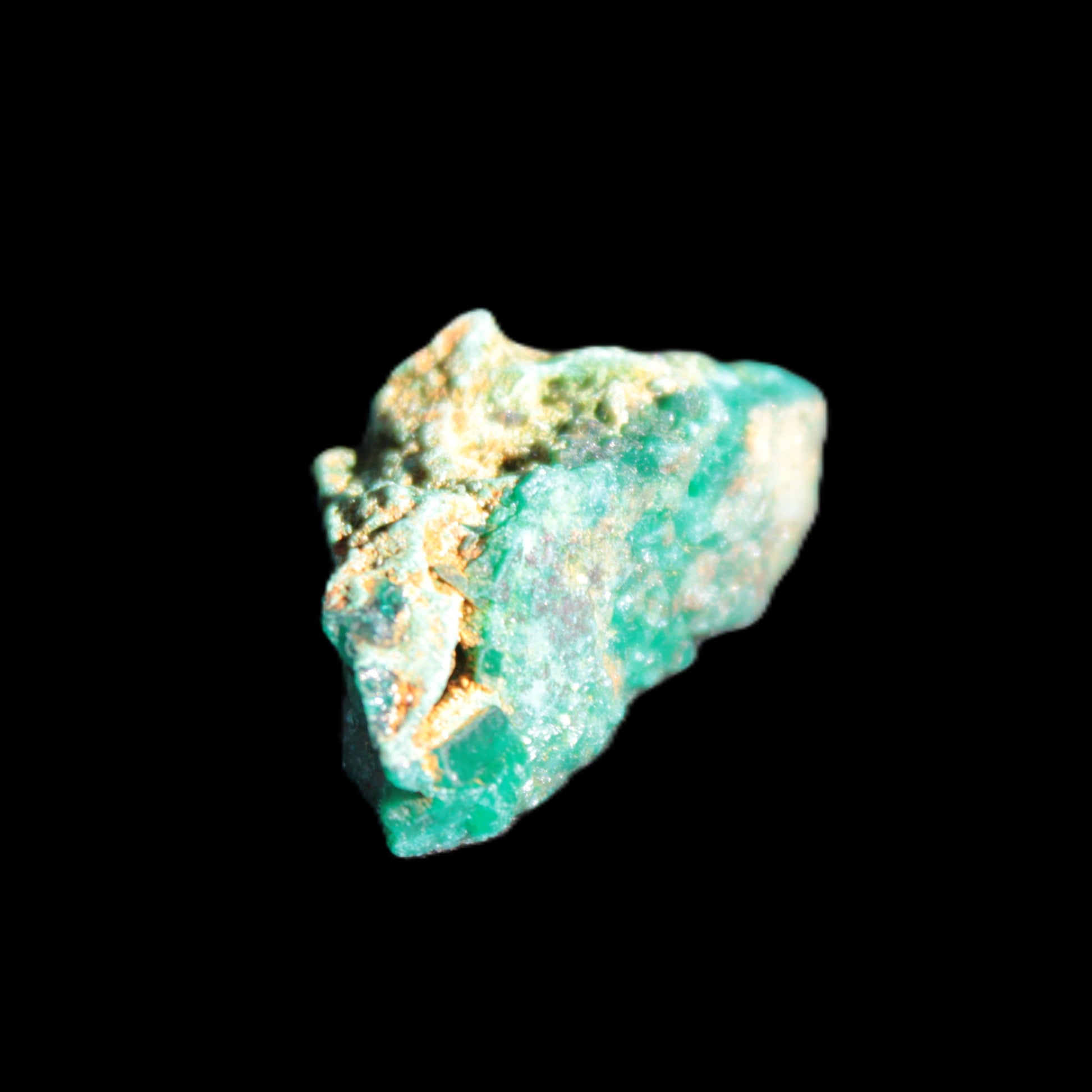 Green Dioptase specimen from the Congo 29*12*14mm 38ct 7.6g in bright sunshine - Rocks and Things Store