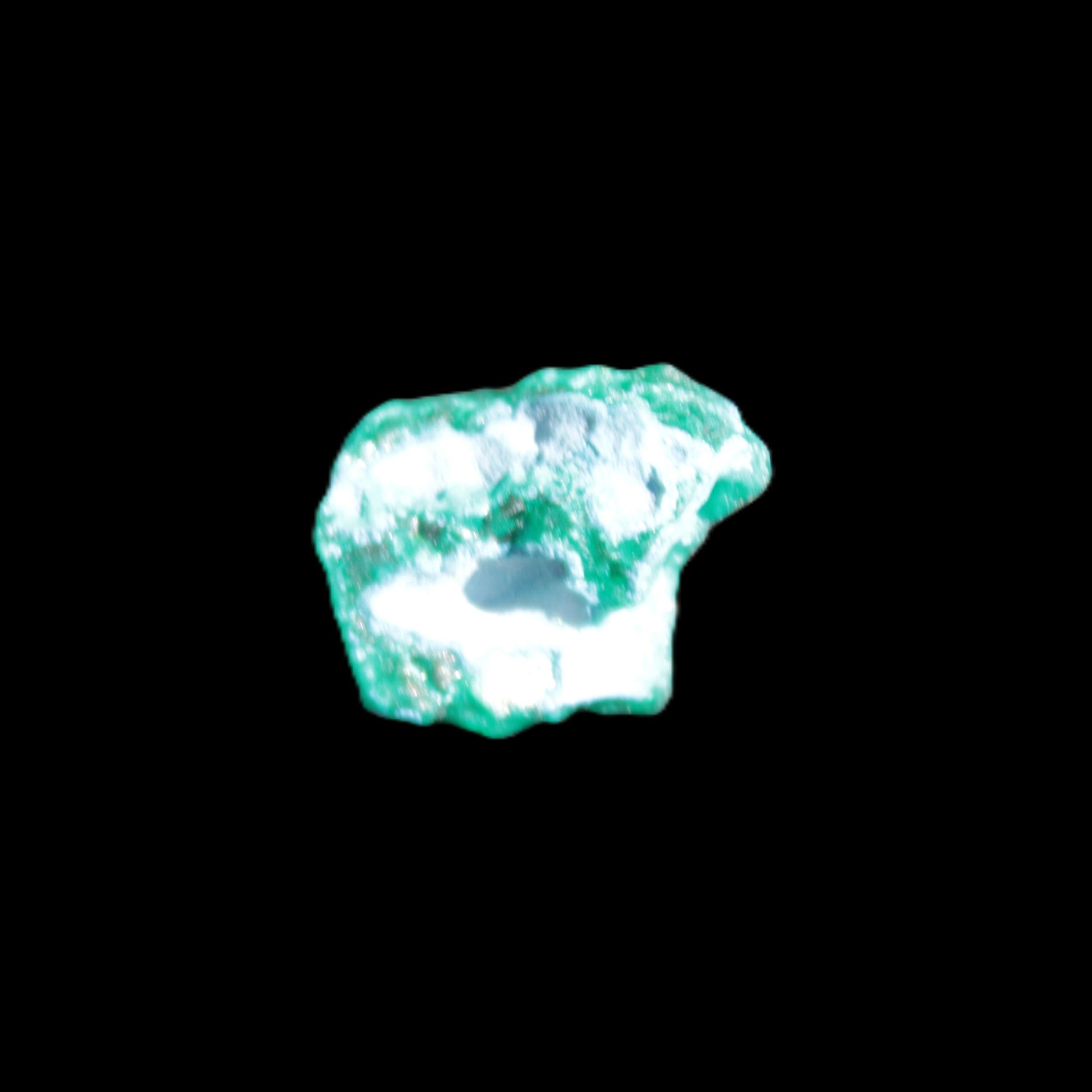 Green Dioptase specimen from the Congo 18*14*15mm 26ct 5.3g - Rocks and Things Store