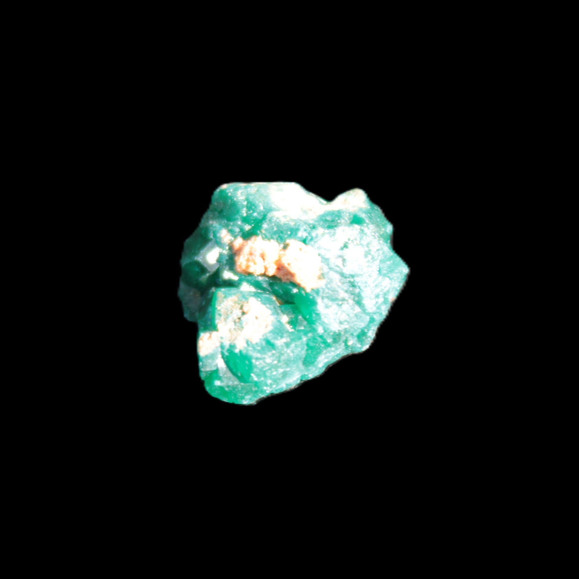 Green Dioptase specimen from the Congo 15*8*15mm 16ct 3.2g in bright sunshine - Rocks and Things Store