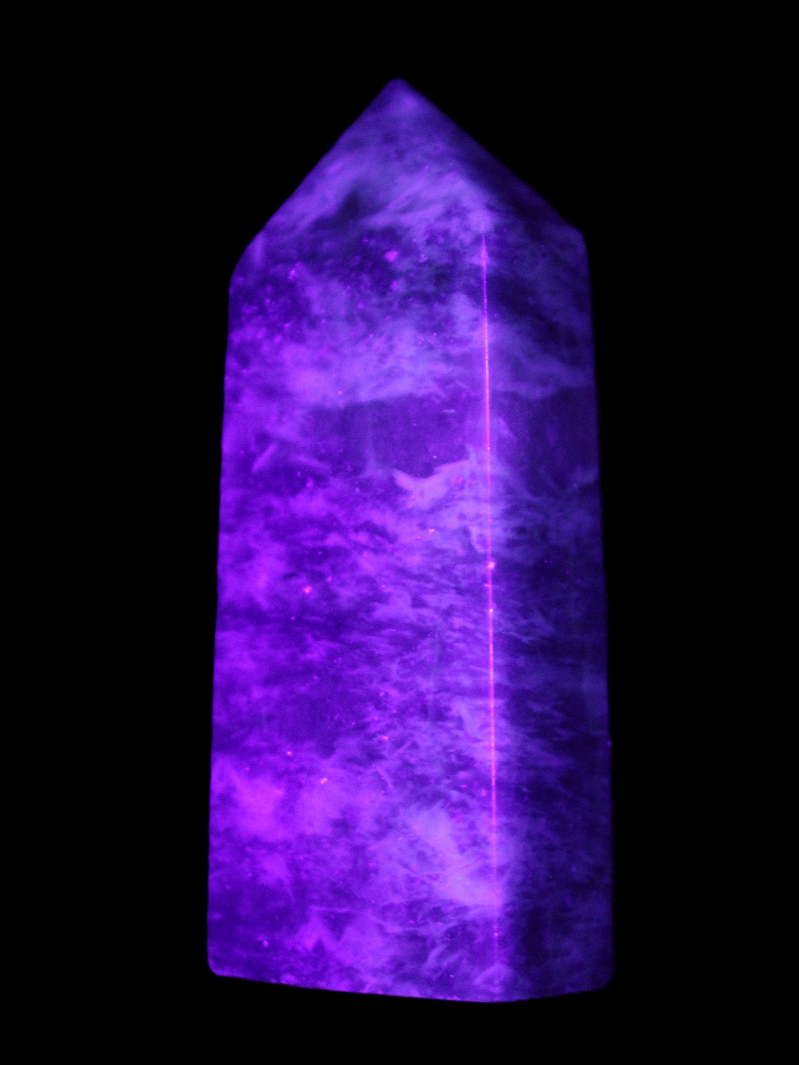 Lepidolite Mica wand 76mm 80g in UV light