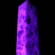 Arusha Quartz wand 67mm 49g in UV light