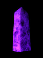 Arusha Quartz wand 67mm 49g in UV light