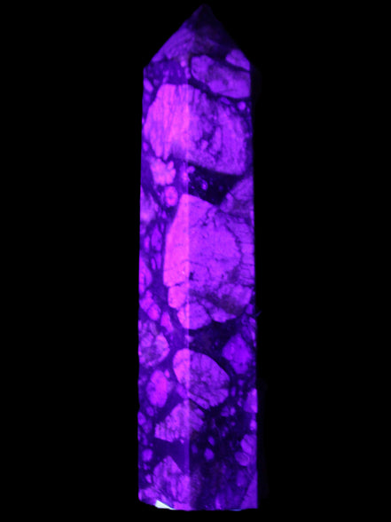 Llanite Que Sera Stone wand 89mm 75g in UV light - Rocks and Things Store
