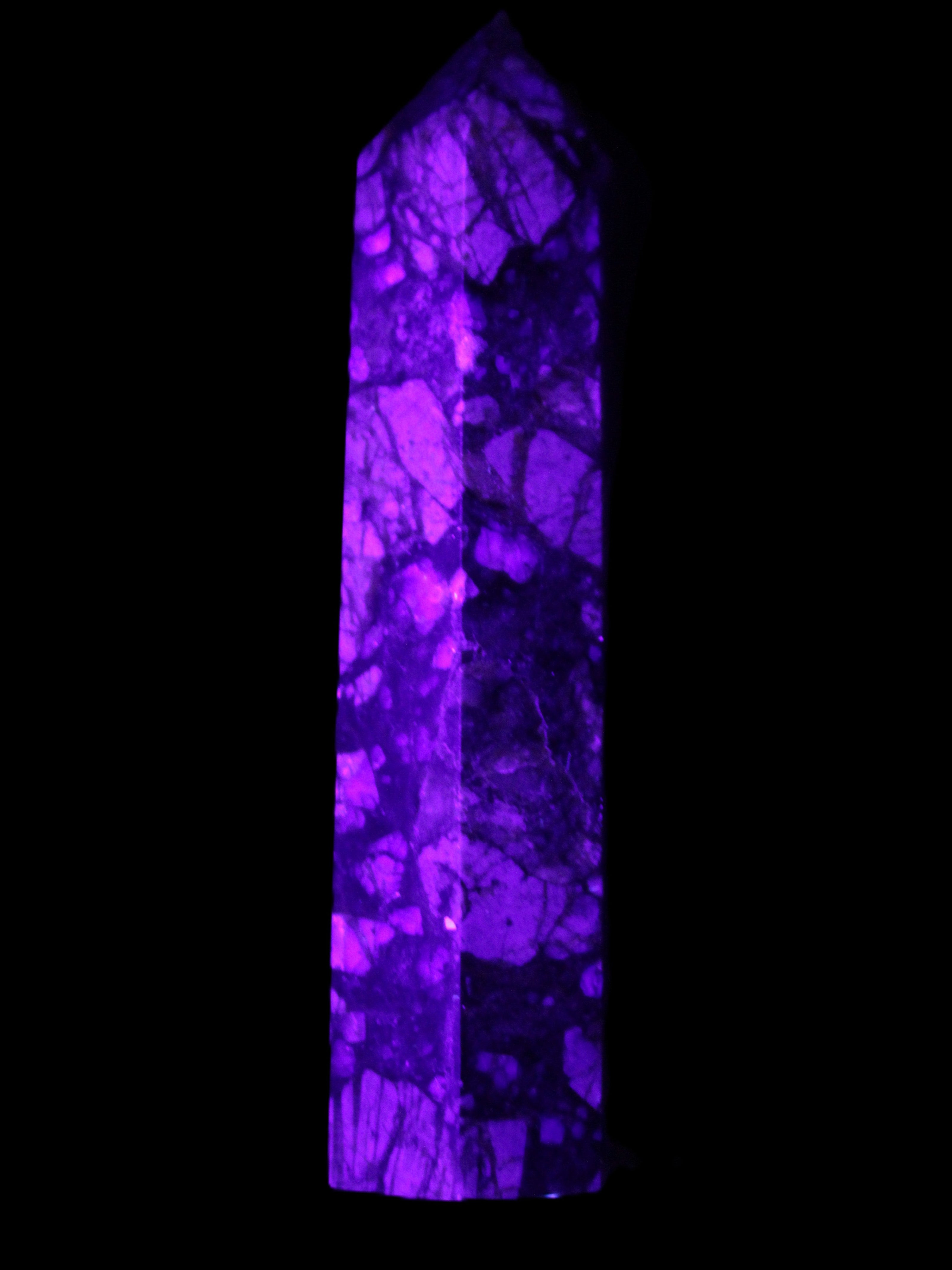 Llanite Que Sera Stone wand 89mm 75g in UV light - Rocks and Things Store