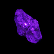 Fenster Golden Diamond Quartz with hydrocarbons & enhydros 33-50mm 10-14.3g in UV light - Rocks and Things Store