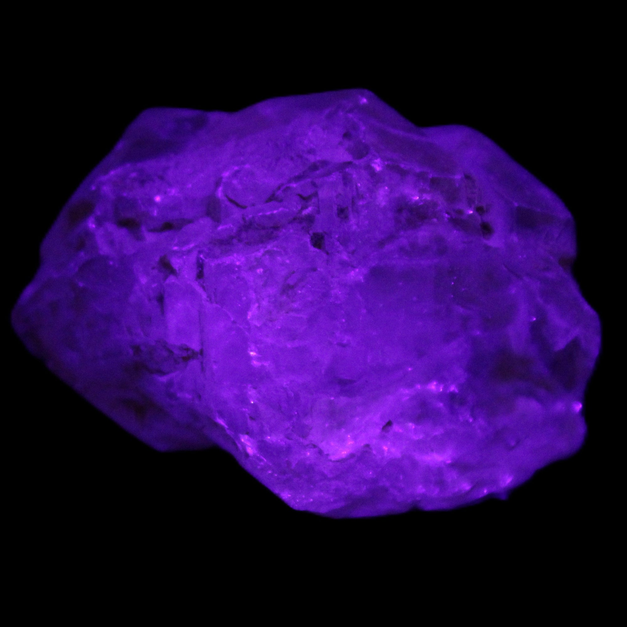 Fenster Golden Diamond Quartz with hydrocarbons & enhydros 33-50mm 10-14.3g in UV light - Rocks and Things Store