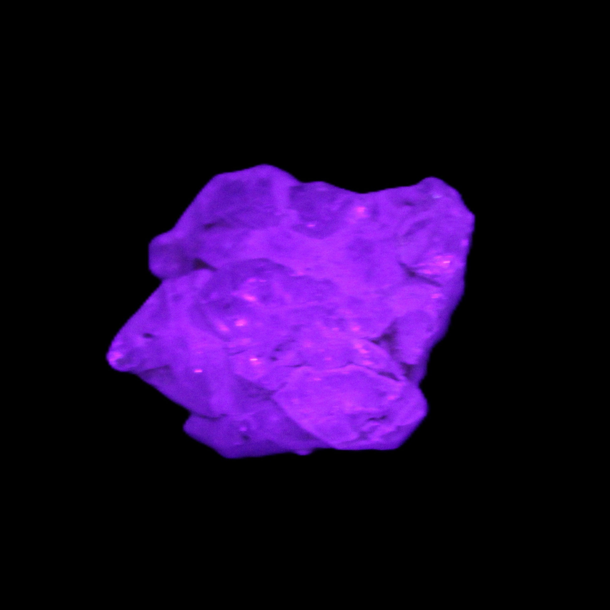 Fenster Golden Diamond Quartz with hydrocarbons & enhydros 23-30mm  8.9-11.4g in UV light -Rocks and Things Store