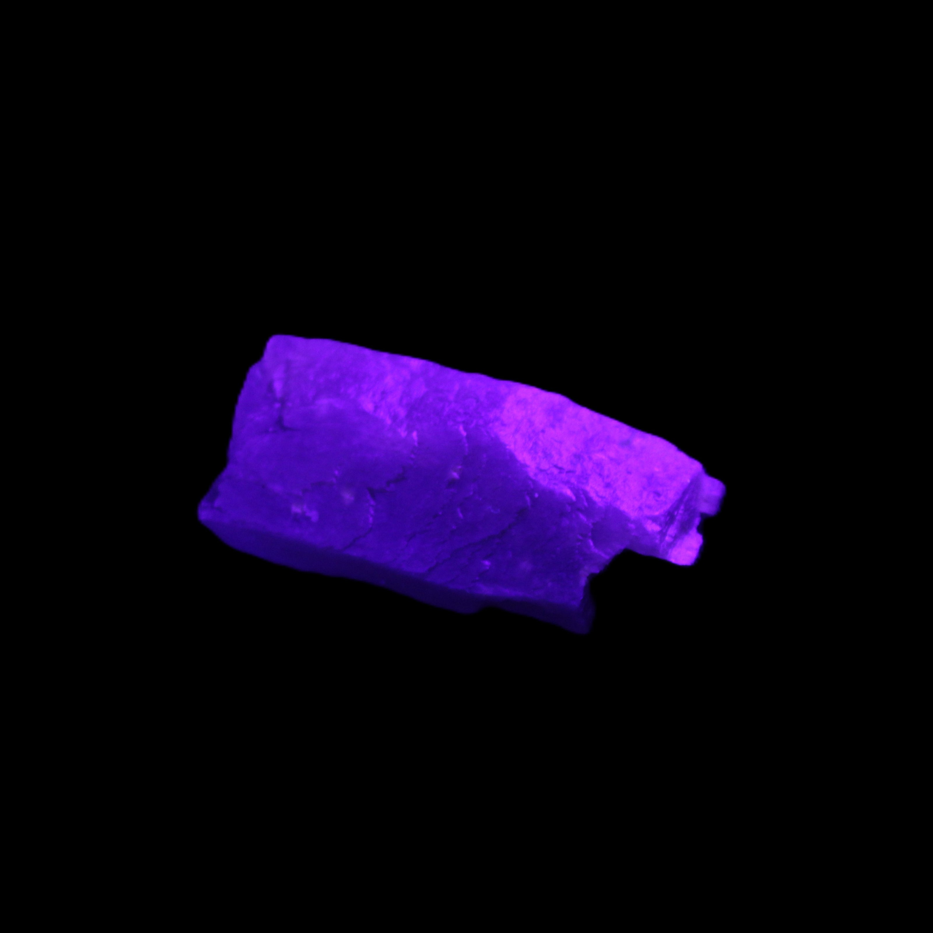 Golden Arusha Quartz lattice crystal 40*12*18mm 16g in UV light - Rocks and Things Store
