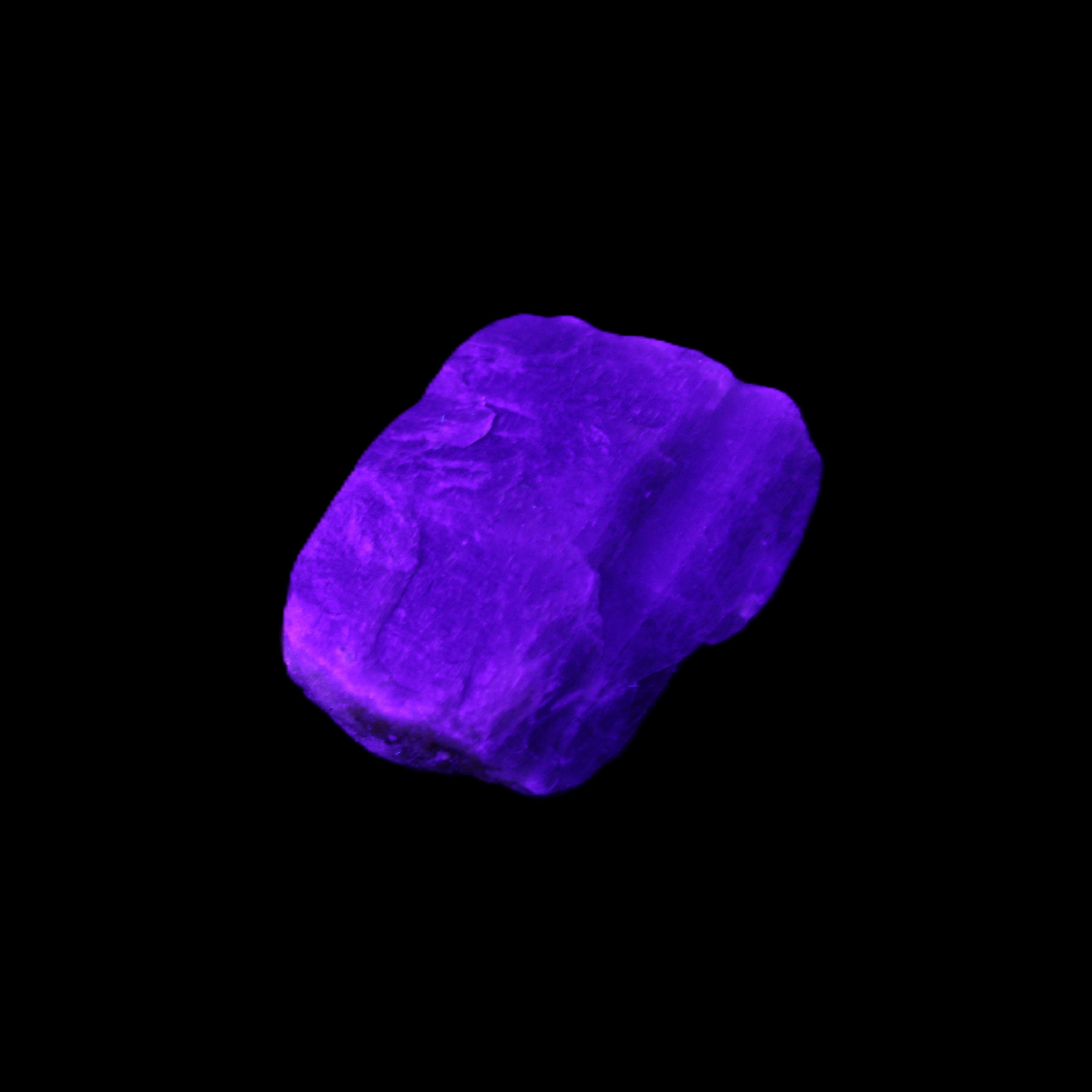 Golden Arusha Quartz lattice crystal 33*22mm 17g in UV light - Rocks and Things Store