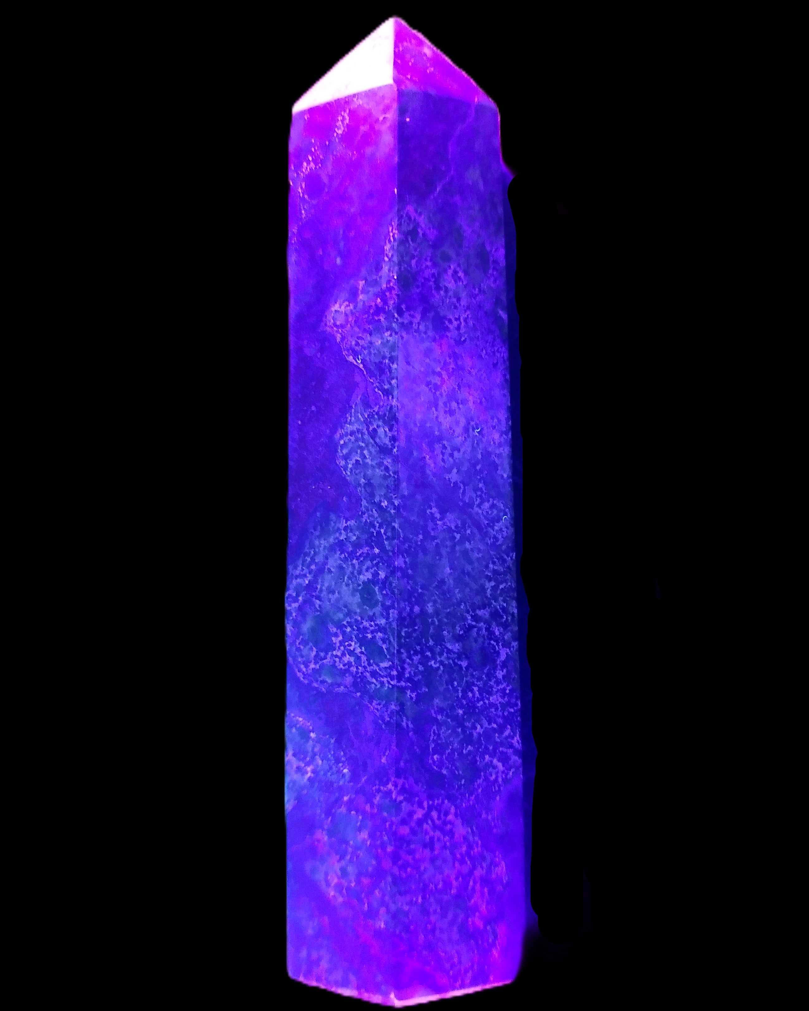 Dragons Blood Stone wand 87*23*19mm 79g in UV light - Rocks and Things Store