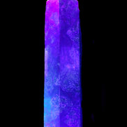 Dragons Blood Stone wand 87*23*19mm 79g in UV light - Rocks and Things Store