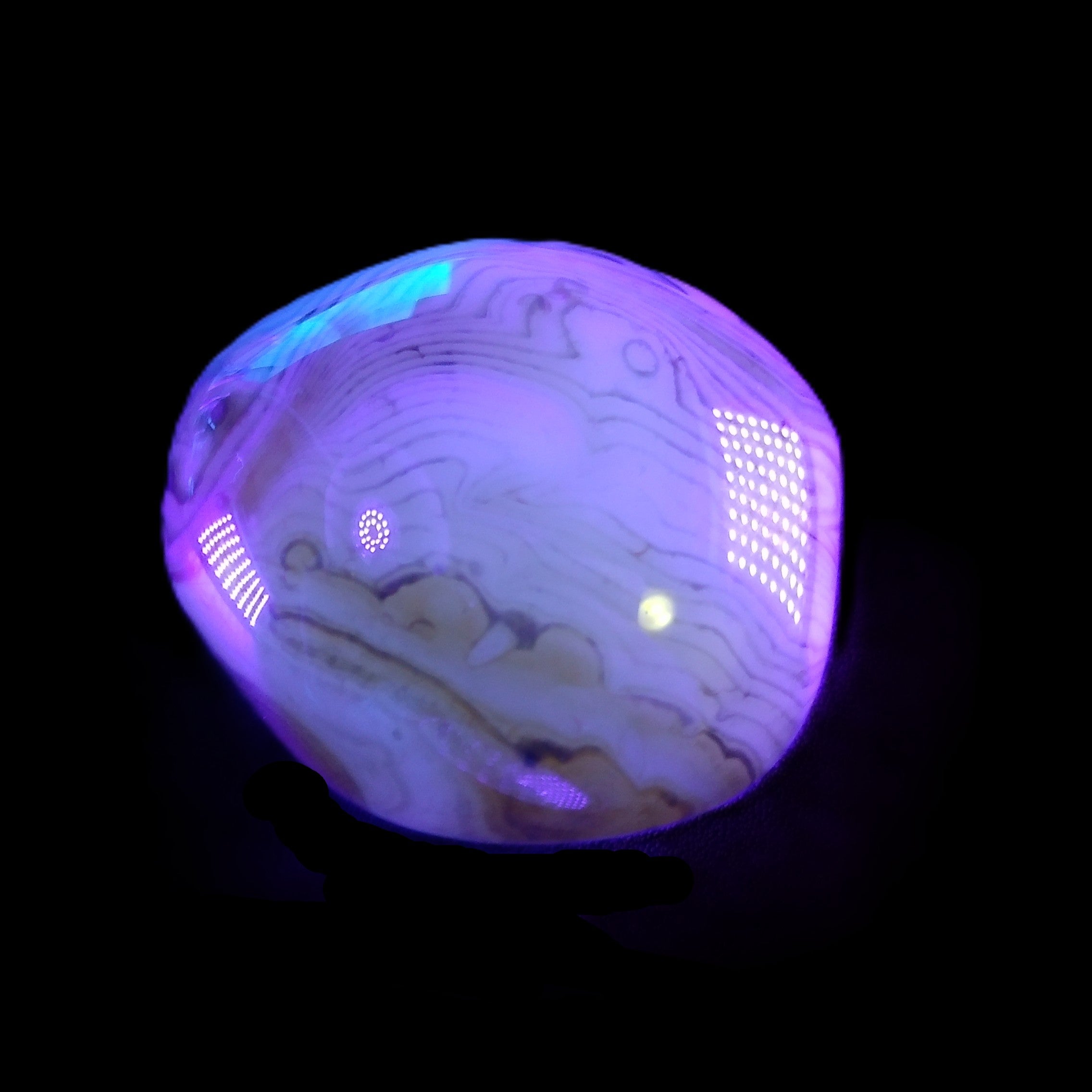 Crazy Lace Agate 44*42*22mm 63g in UV light - Rocks and Things Store