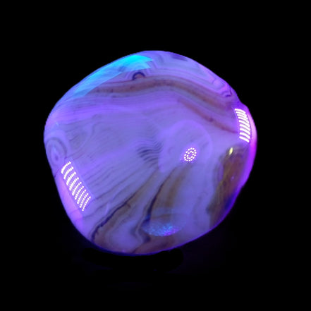 Crazy Lace Agate 44*42*22mm 63g in UV light - Rocks and Things Store