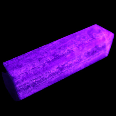 Lapis Lazuli wand 77mm 85g in UV light - Rocks and Things Store